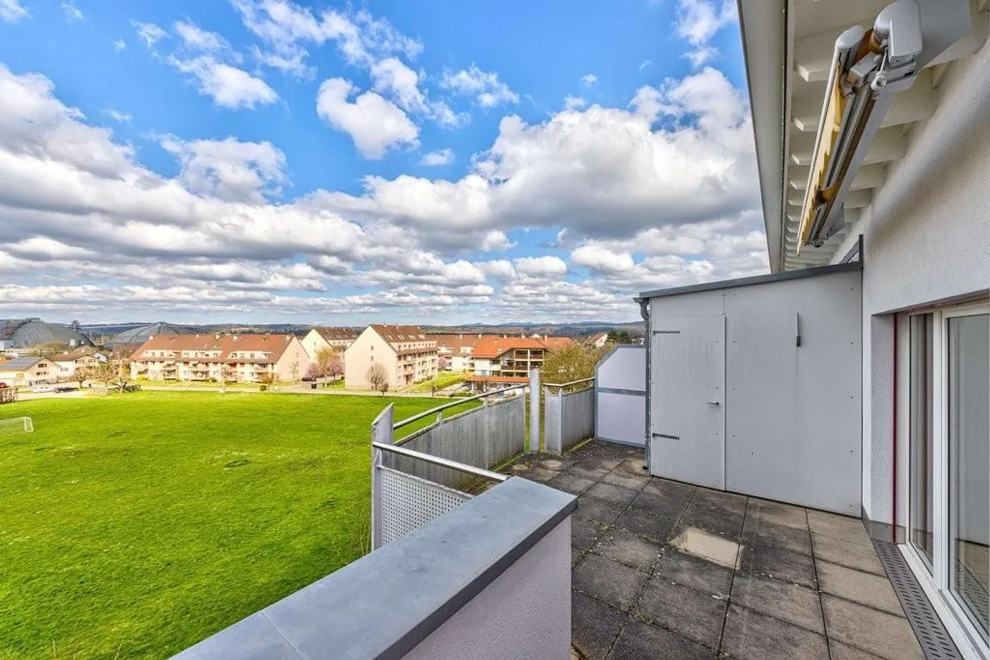 Modernes Apartment mit Grünblick - Foto 10 von 11