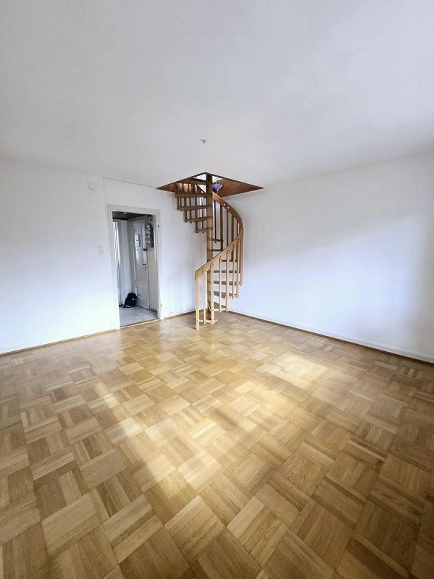 3-room apartment (maisonette) in immediate proximity to the University of Basel - Photo 1 of 12