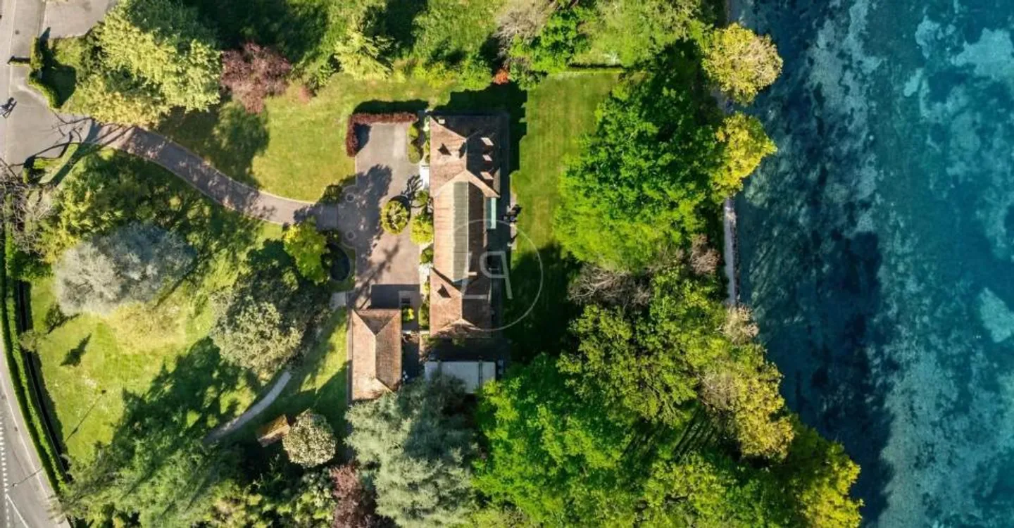 Elegant Waterfront Villa in Saint-Prex - Photo 1 of 13