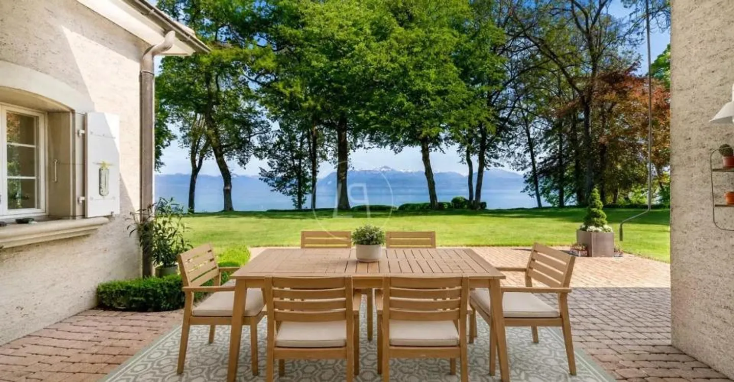 Elegant Waterfront Villa in Saint-Prex - Photo 7 of 13