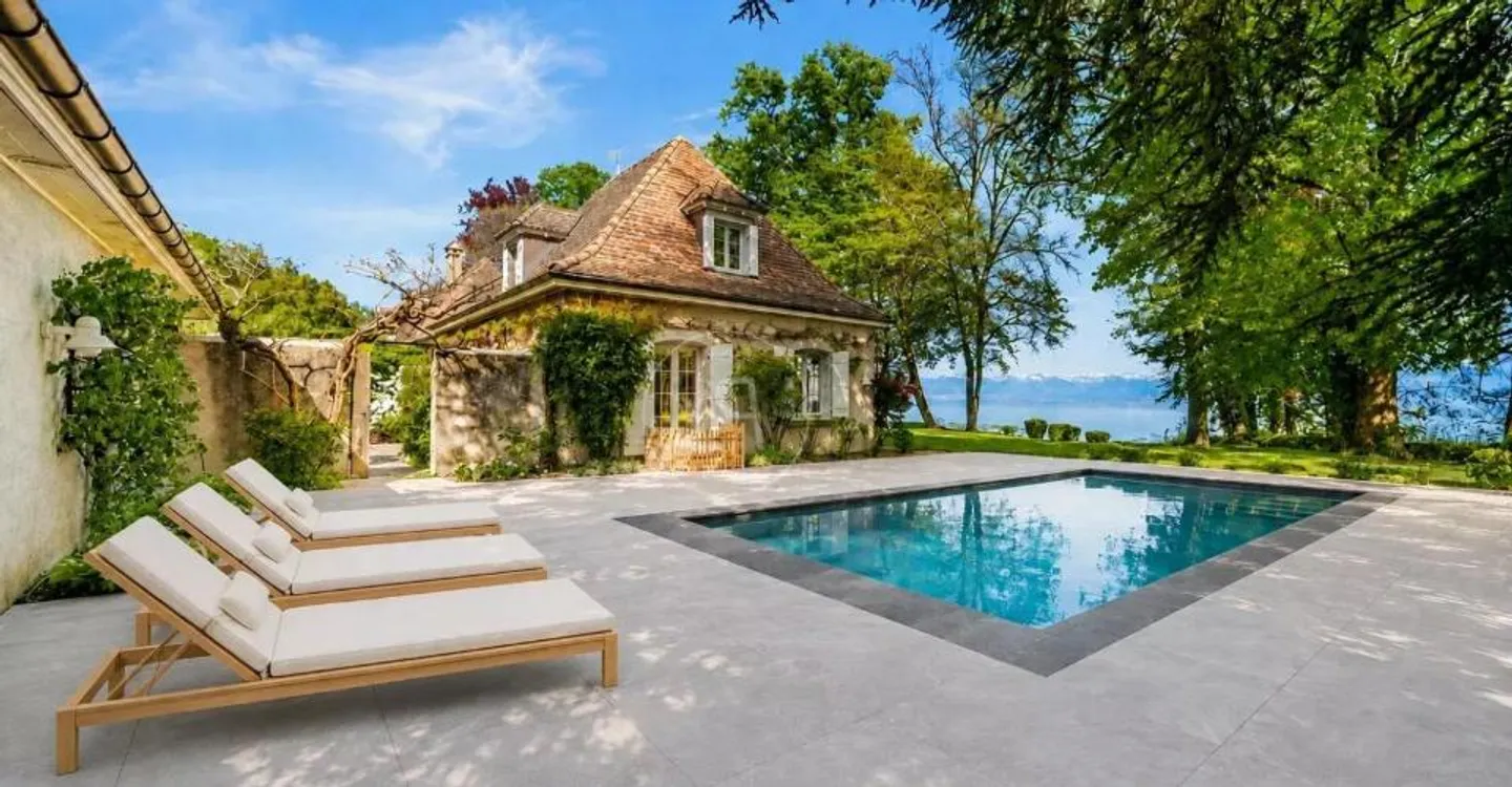 Elegant Waterfront Villa in Saint-Prex - Photo 9 of 13