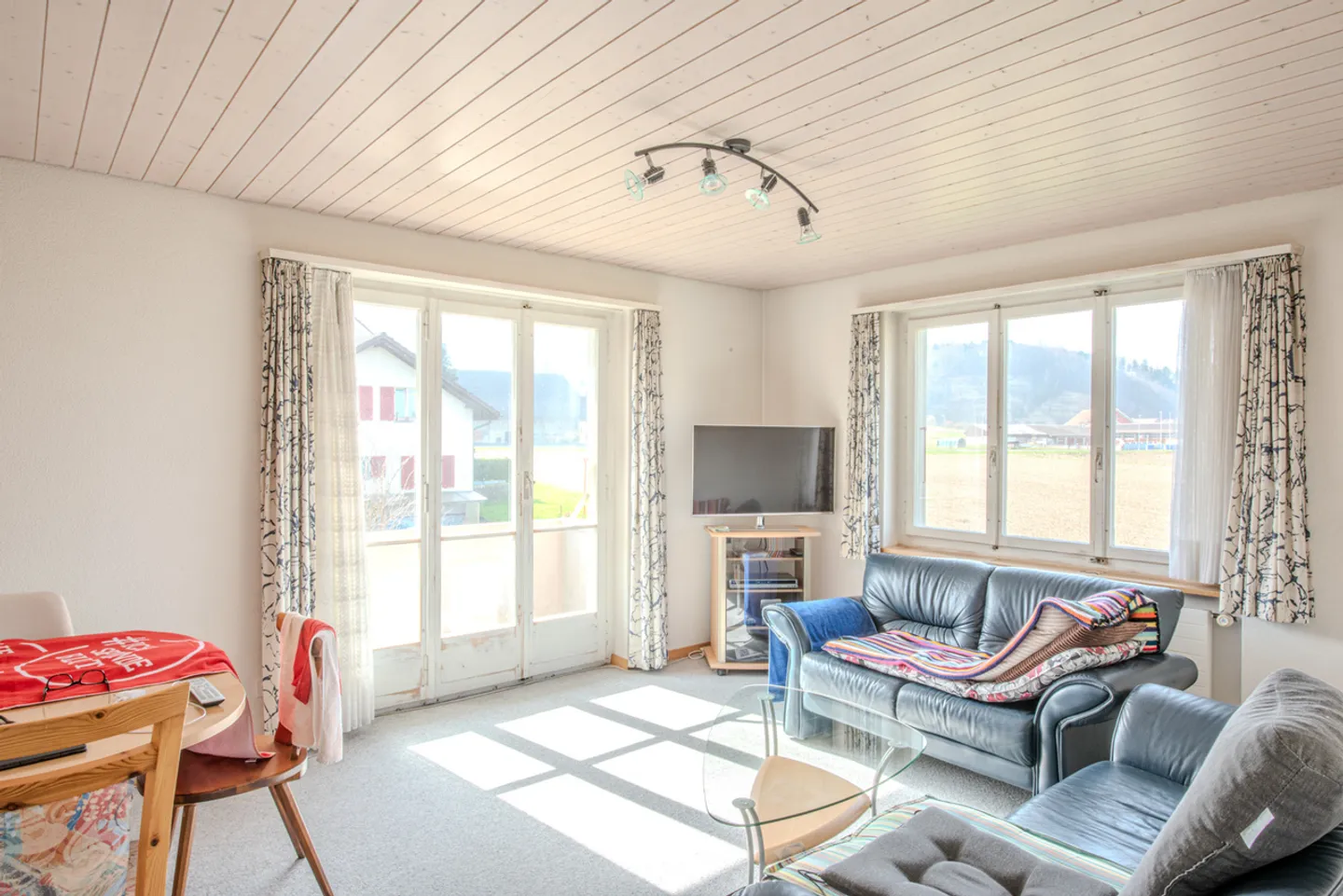 Freistehendes Familienhaus mit Garten - Foto 10 von 12