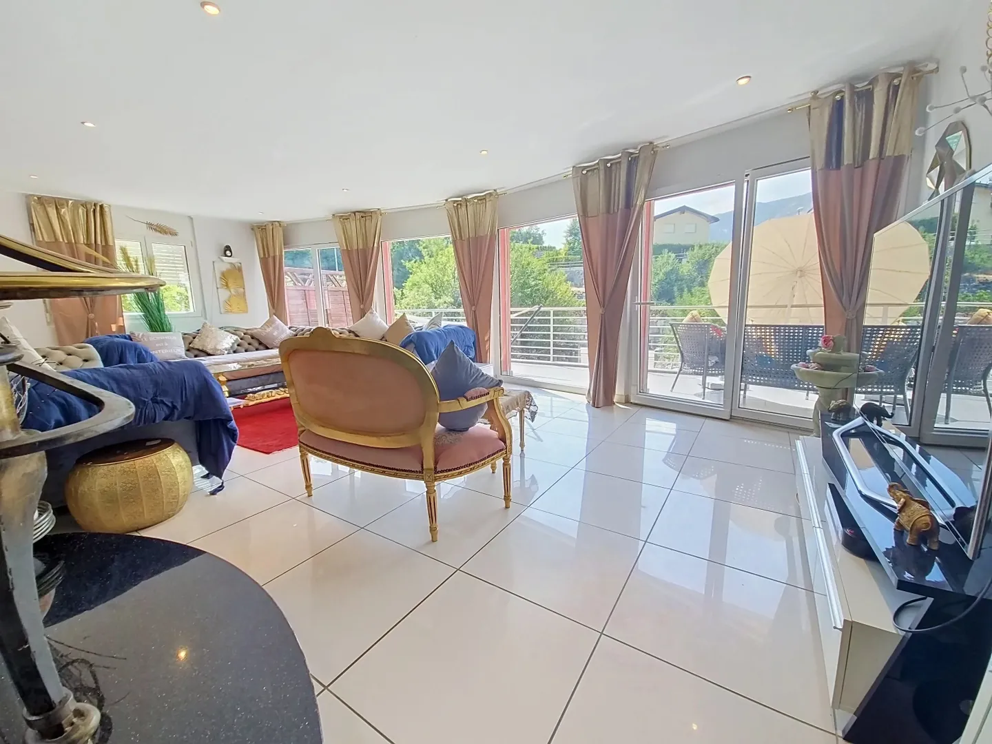 Villa unica nel cuore di Sierre, vicino al Lago Géronde! - Foto 2 di 40