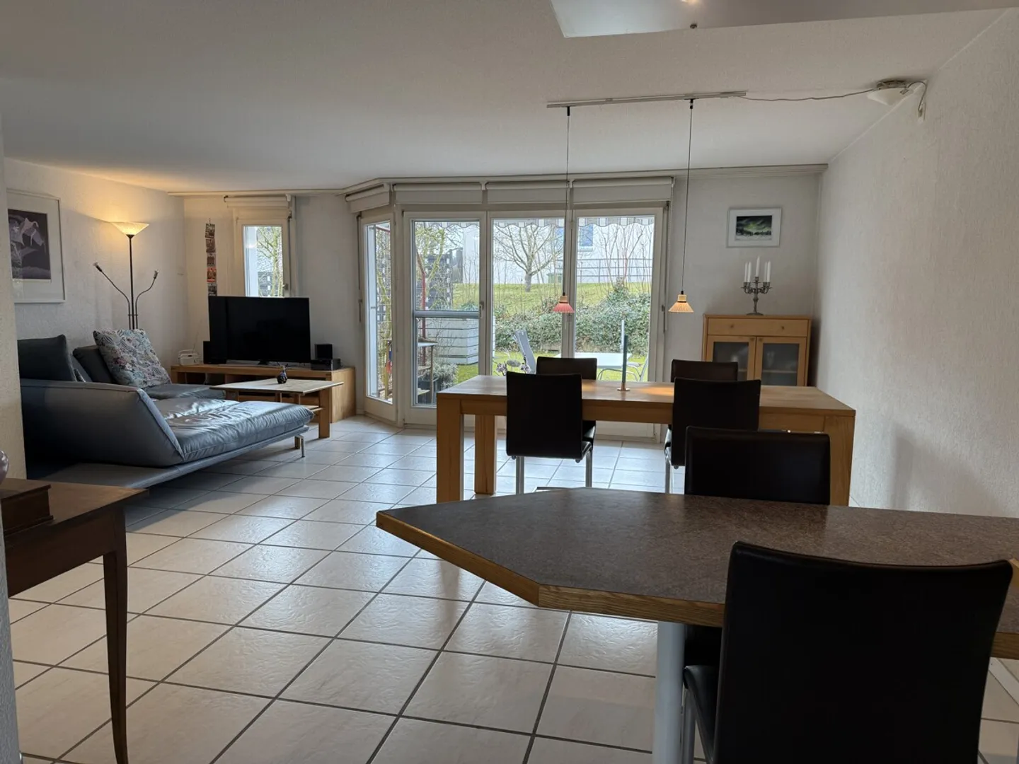 VILLA DOPPIA DI 5,5 STANZE IN UNA POSIZIONE IDILLICA - Foto 7 di 16