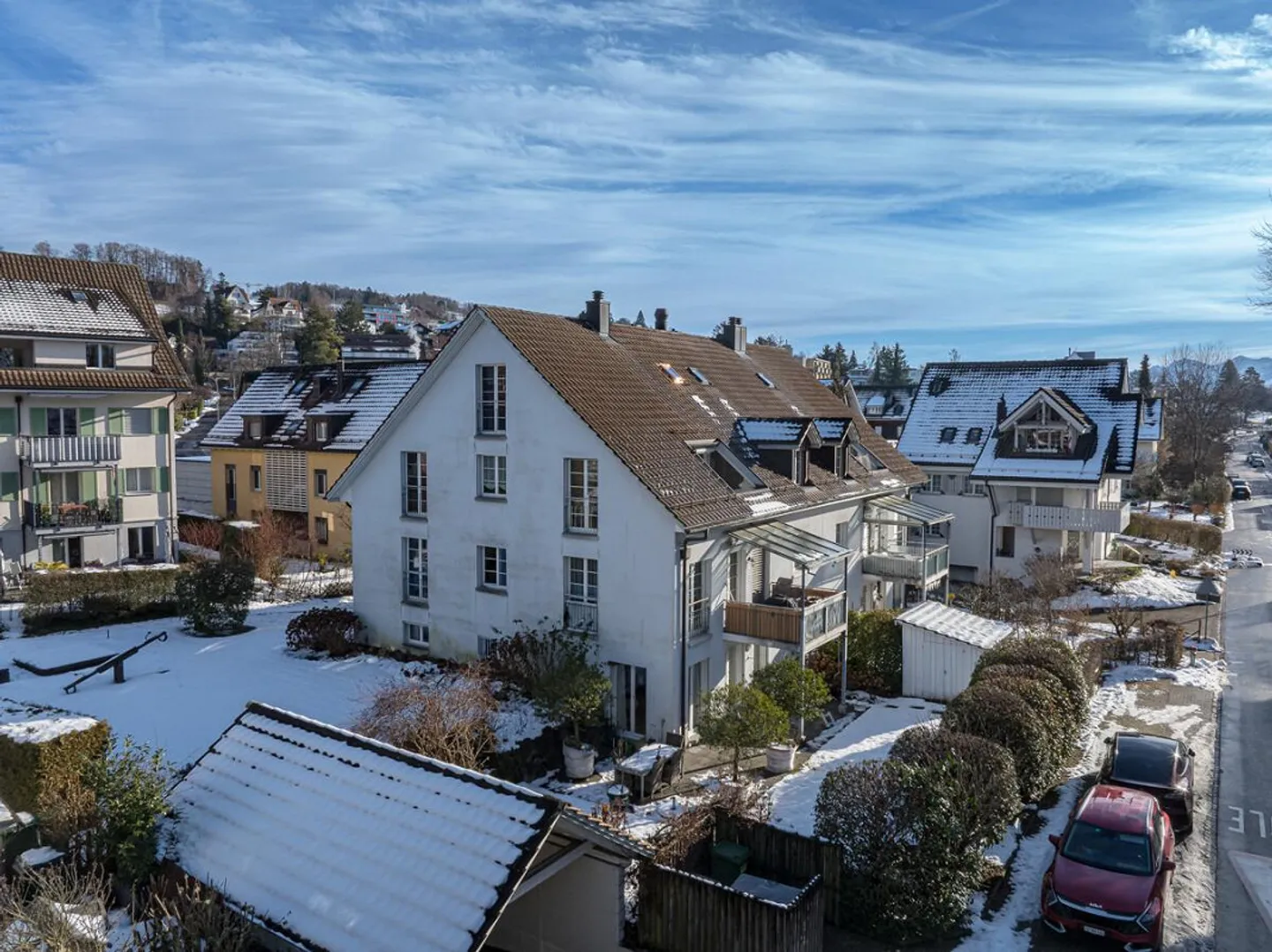 Appartement en penthouse de 4 ½ pièces dans un emplacement calme ! - Photo 1 sur 13