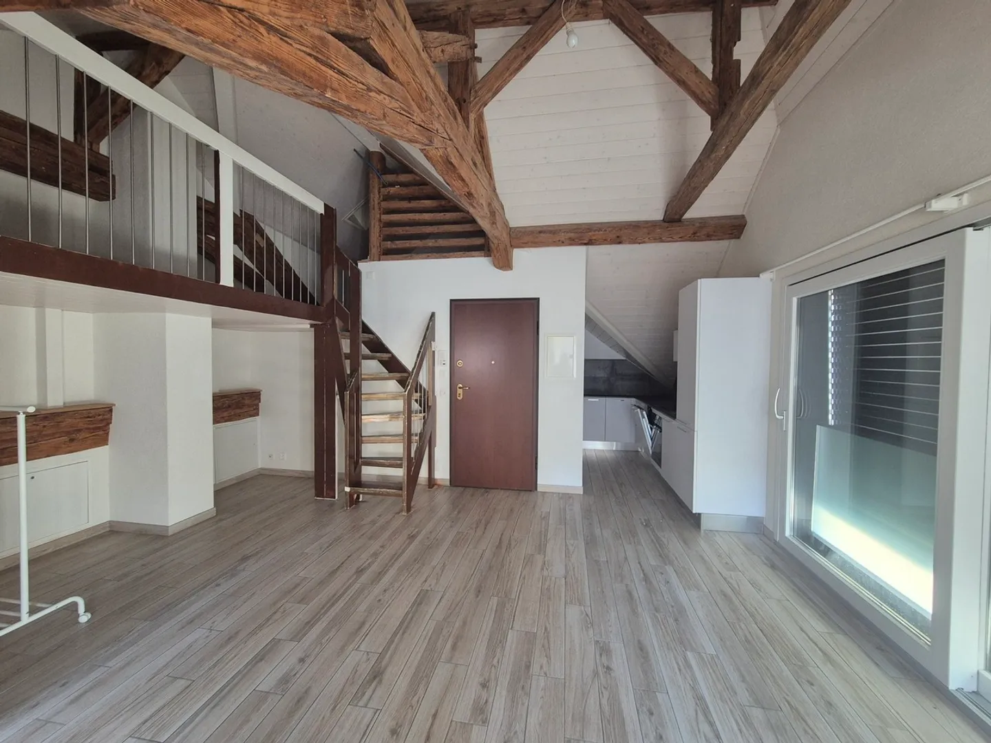 MOUDON / Studio with mezzanine in the center - Photo 1 of 5