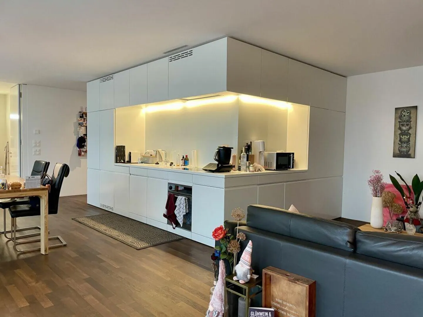 Elegant 2.5-room apartment - Photo 2 of 10