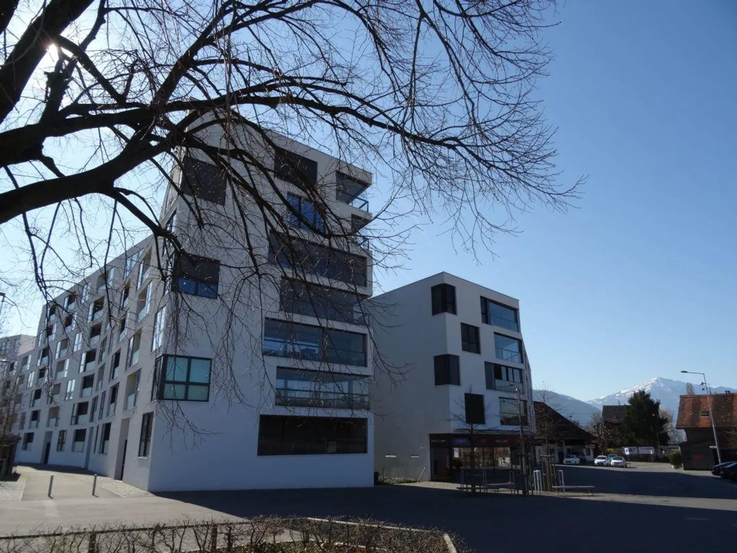 Elegant 2.5-room apartment - Photo 1 of 10