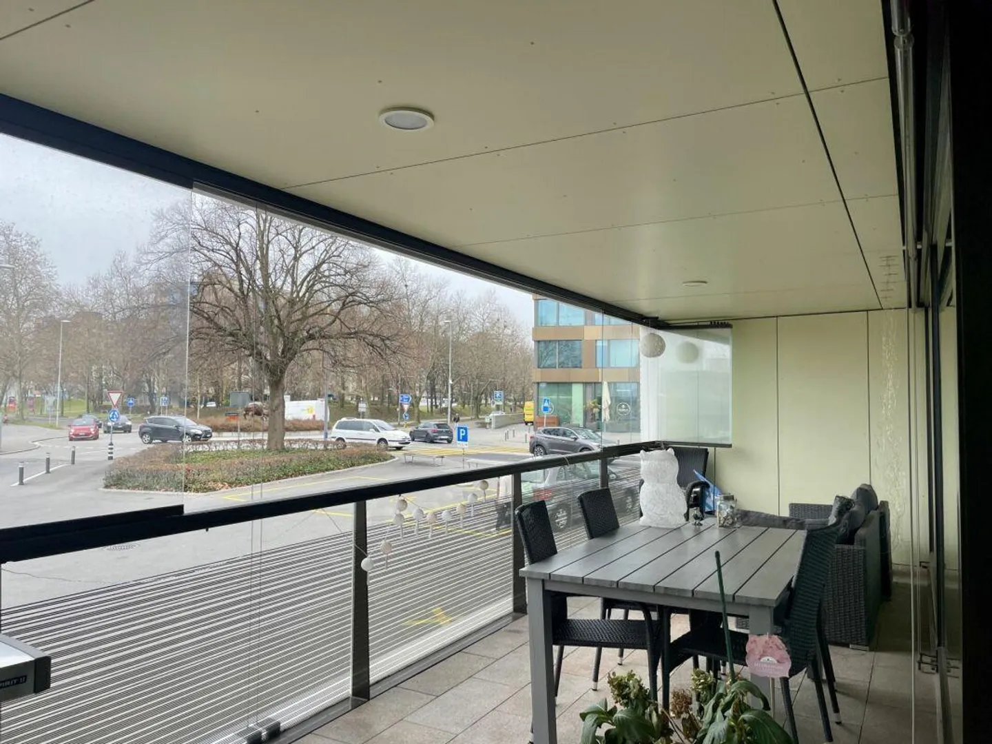 Elegant 2.5-room apartment - Photo 9 of 10