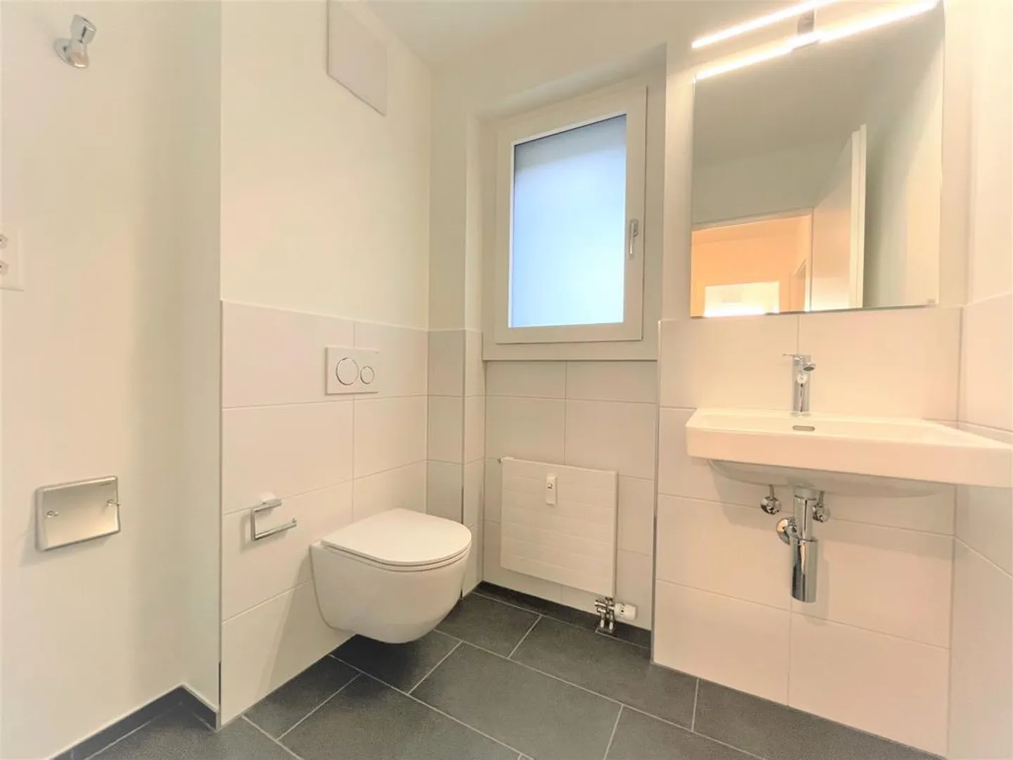 3.5-room apartment in the best location in Binningen - Photo 8 of 9