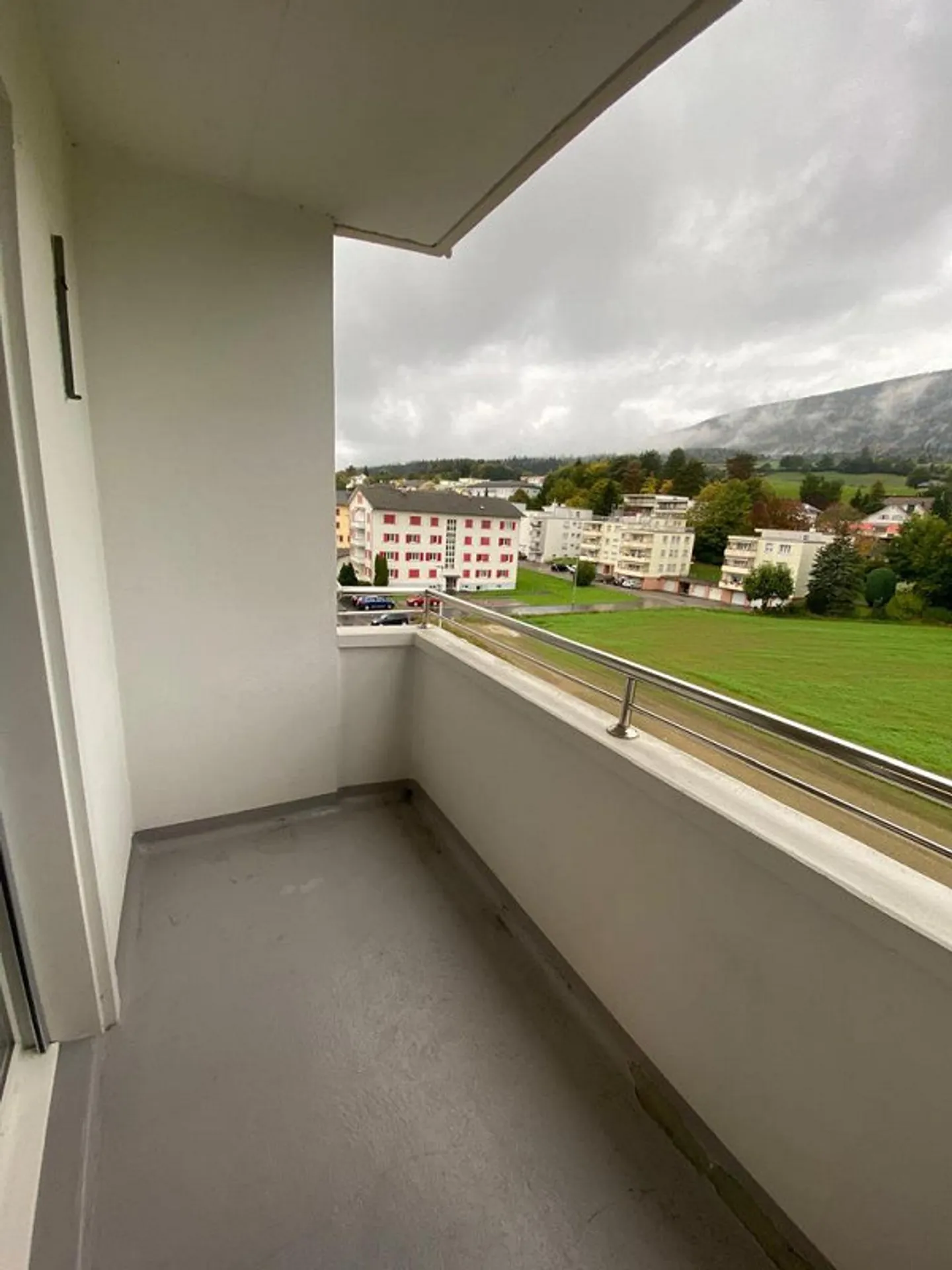 Appartamento moderno di 3,5 locali al 3° piano con due balconi - Foto 7 di 10