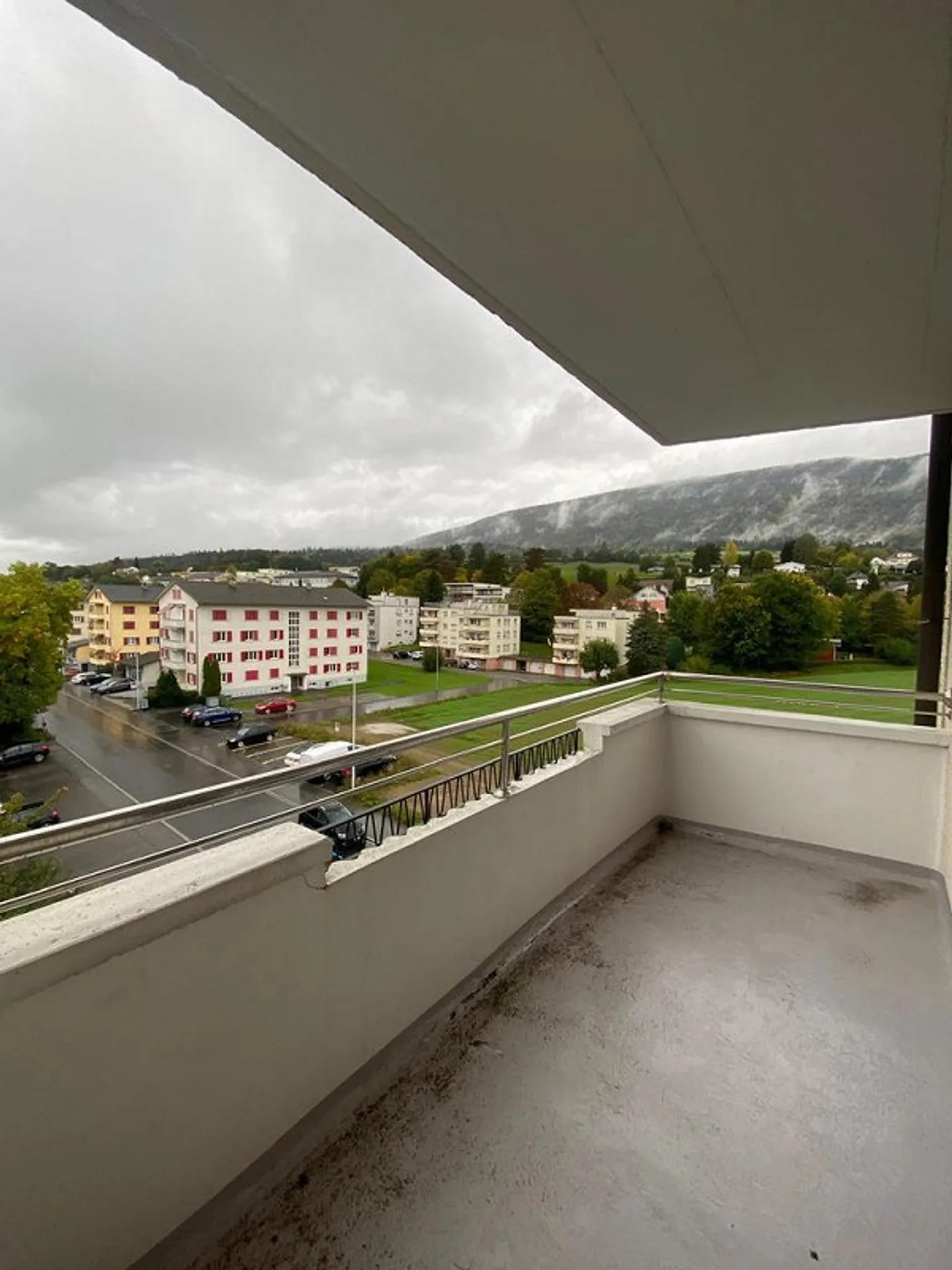 Appartamento moderno di 3,5 locali al 3° piano con due balconi - Foto 8 di 10