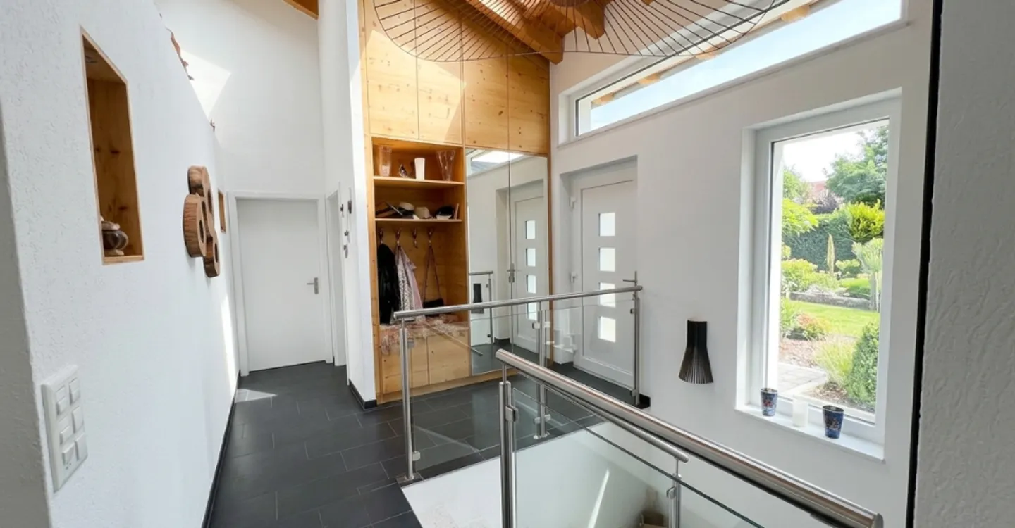 Moderne Haus mit Garten - Foto 5 von 12