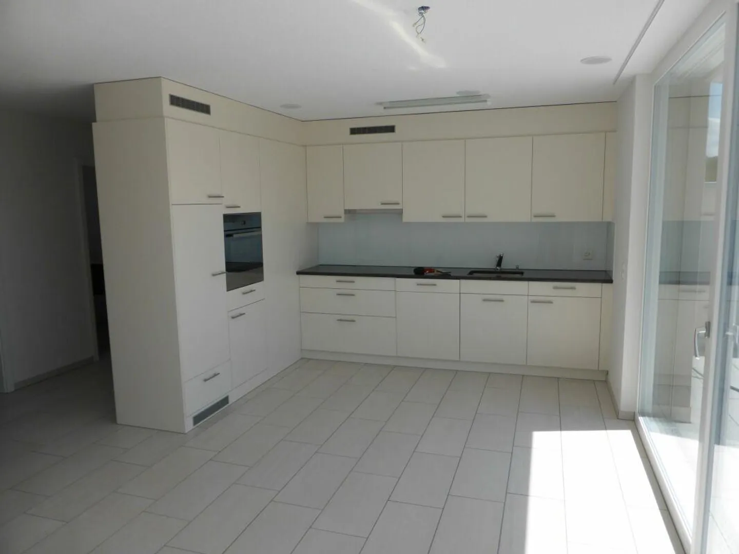 Kölliken / magnifique appartement en attique moderne de 2,5 pièces A 2.1 - Photo 2 sur 14