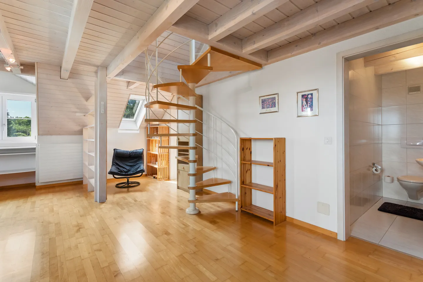 Geräumiges Familienhaus mit Garten - Foto 4 von 7