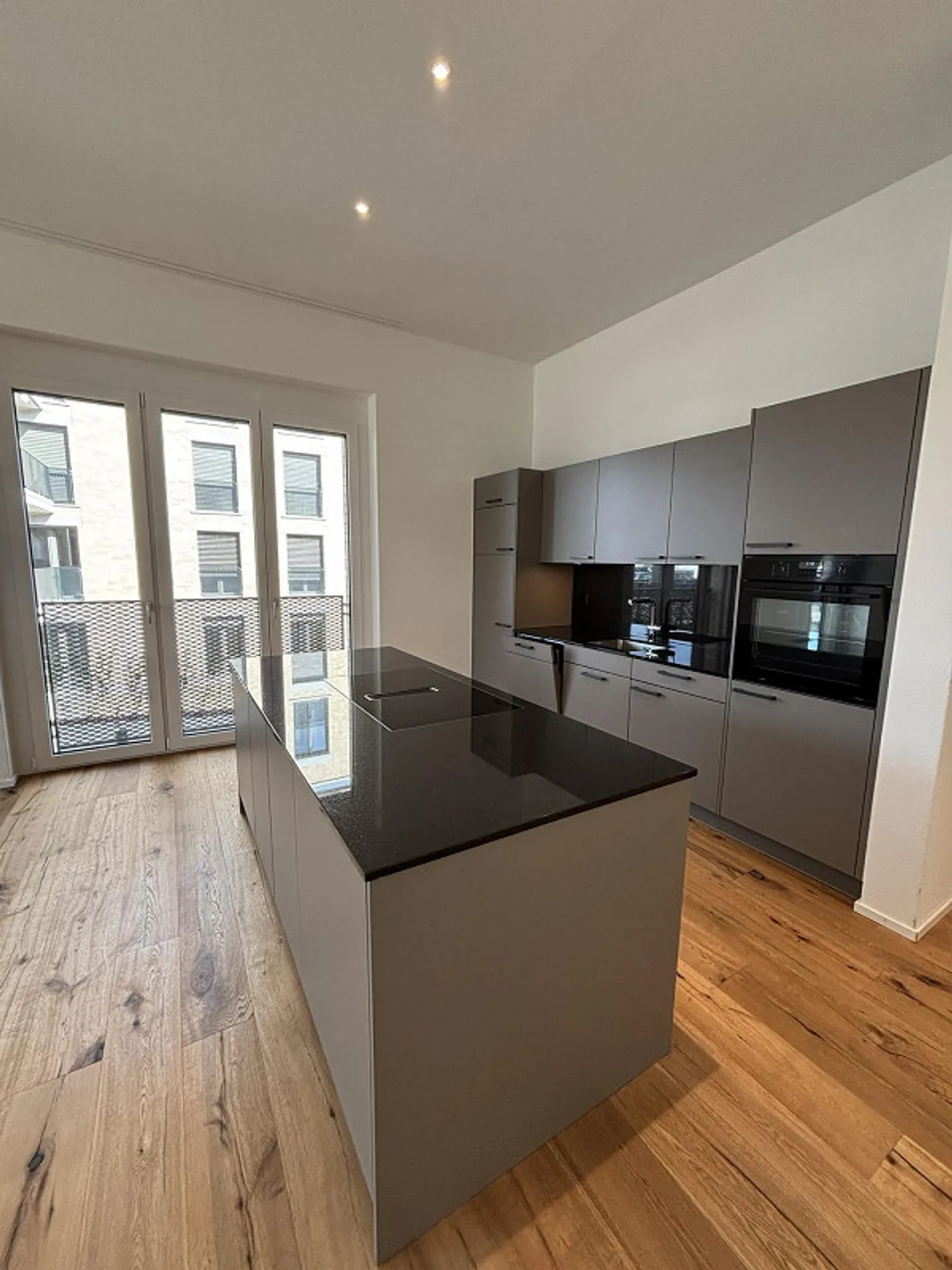 Moderne 4.5-Zimmer-Neubauwohnung mit Balkon in Berg TG - Foto 1 von 11