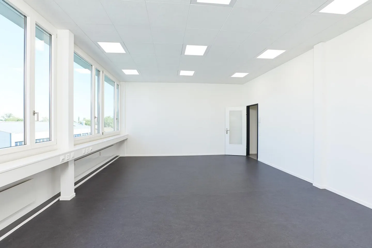 Office on the 3rd floor - Photo 5 of 7