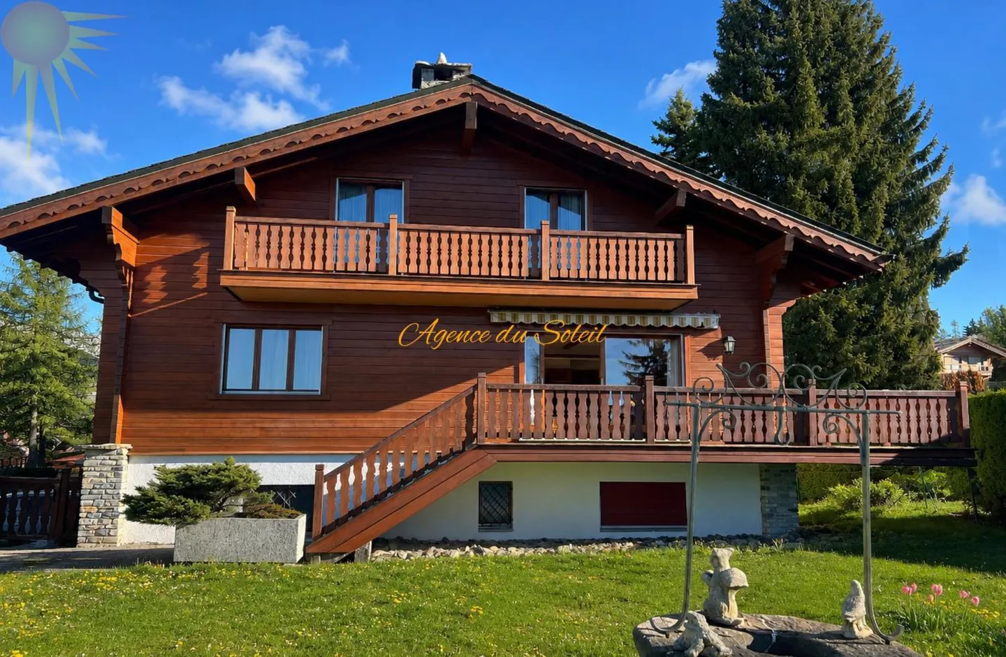 Exclusive! Characterful 8.5-room chalet in an exclusive setting on the edge of the Ballesteros golf course in Crans! - Photo 4 of 13