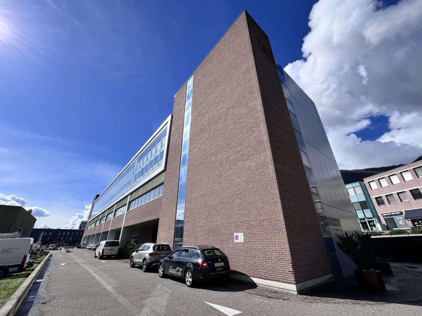 Ufficio vicino all'uscita autostradale di Lugano Nord - Foto 2 di 5