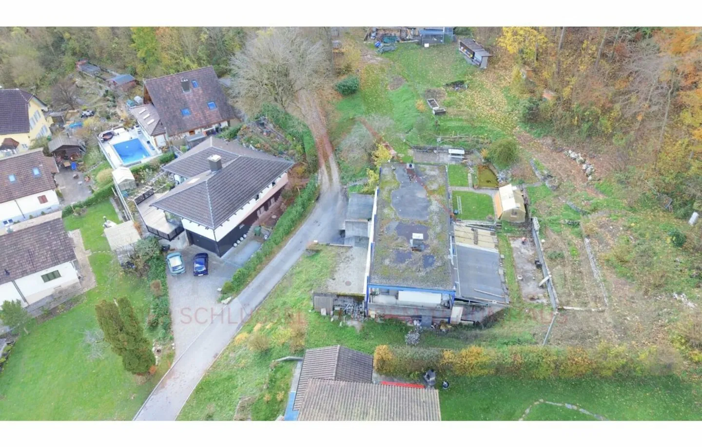 Terrain constructible avec maison existante de 4,5 pièces à Oensingen - emplacement en pente au bord de la forêt avec panorama alpin - Photo 2 sur 5