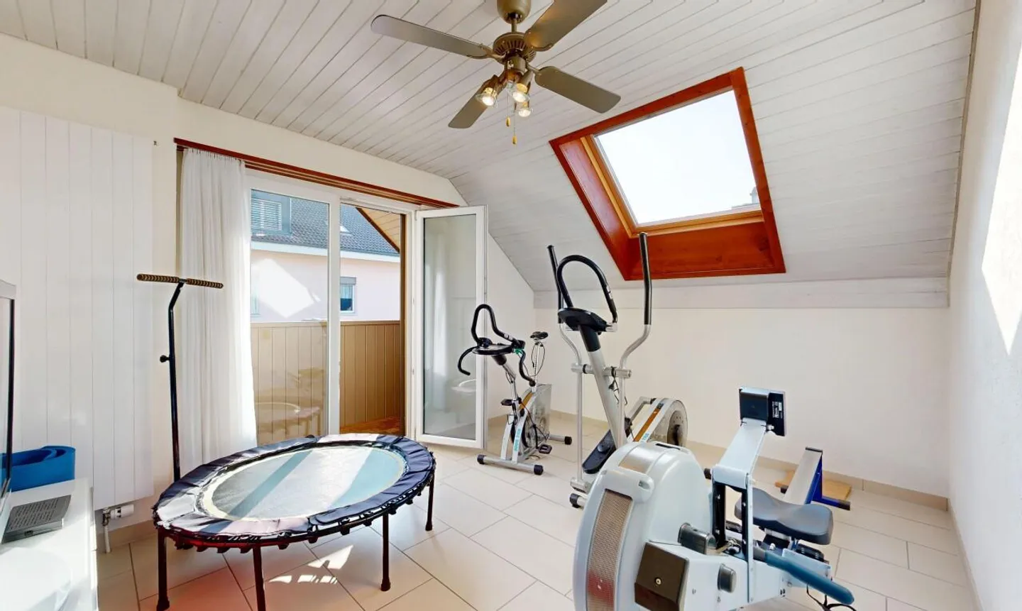 Spacious Home for Families in a Quiet Location - Photo 9 of 11