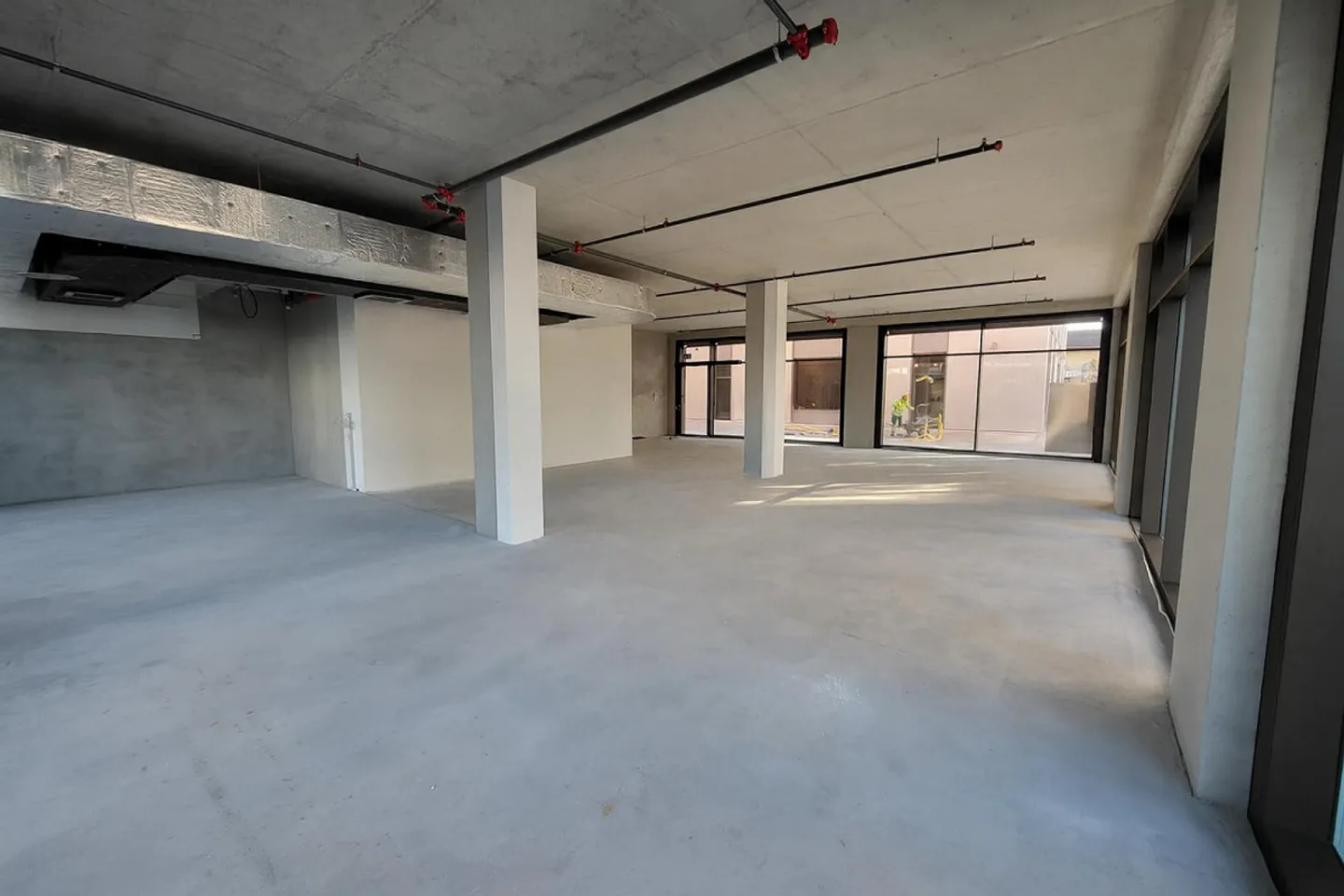 Espace Commercial Semi-Aménagé - Photo 2 sur 4