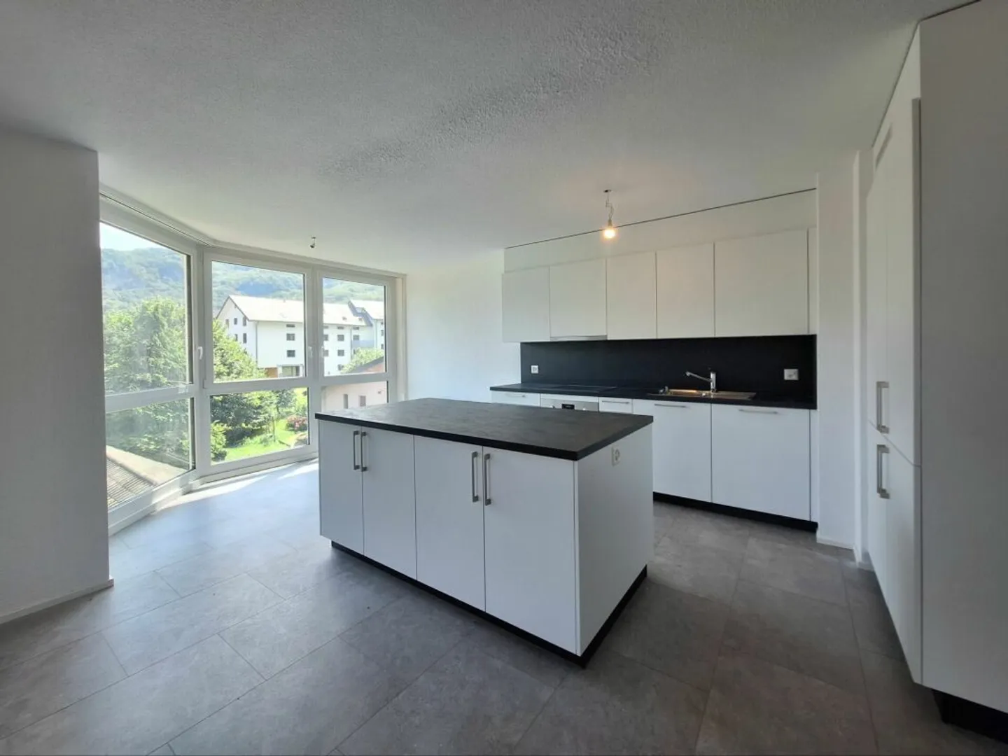 Appartement rénové à Collombey - Photo 2 sur 18