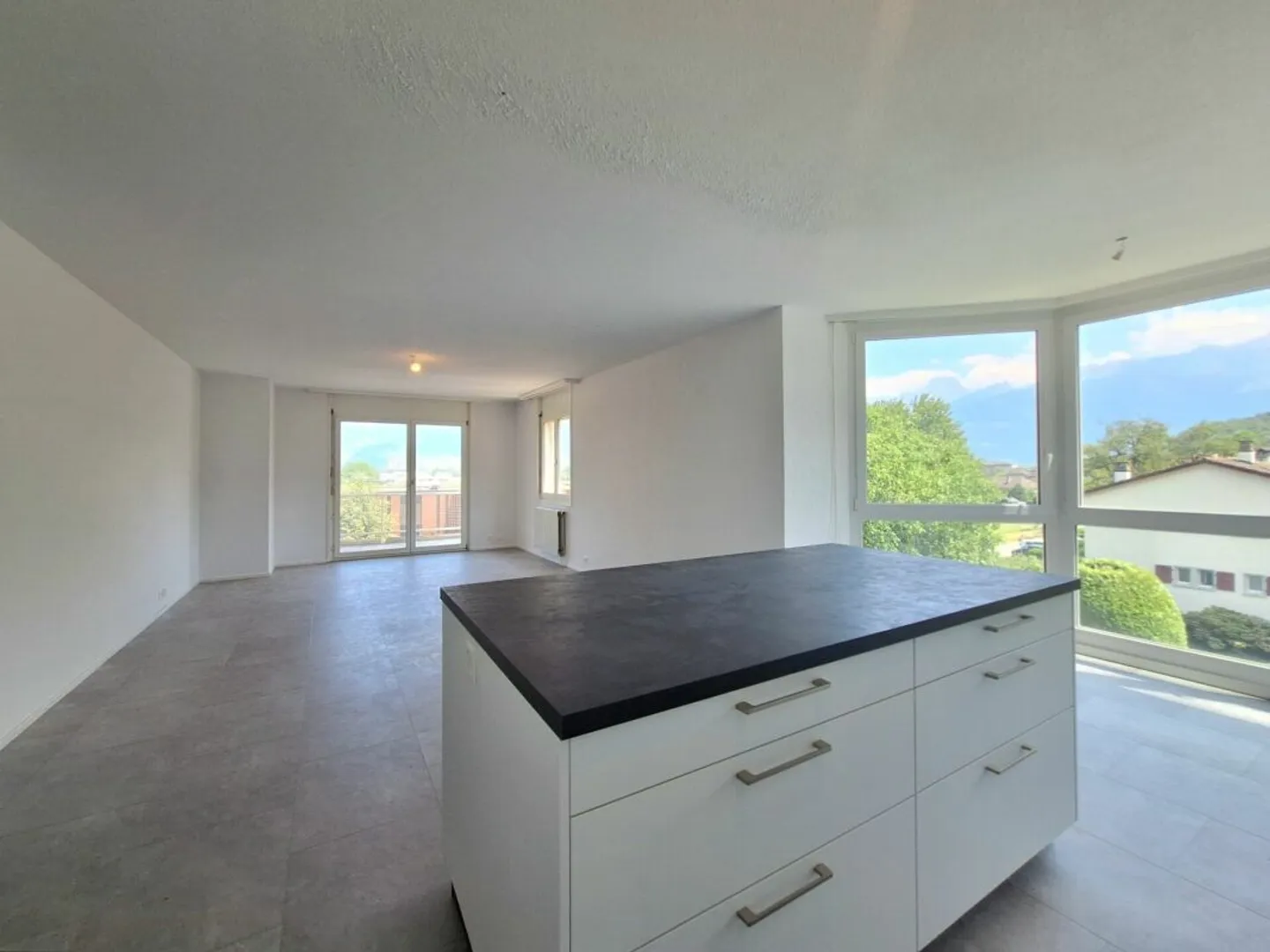 Appartement rénové à Collombey - Photo 3 sur 18