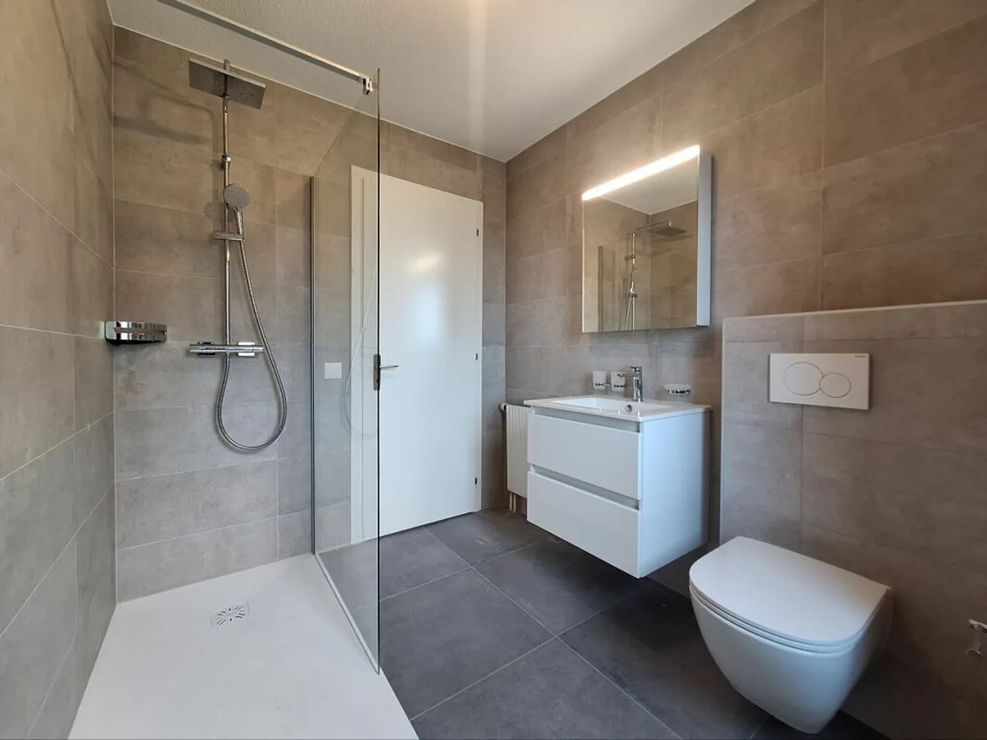 Appartement rénové à Collombey - Photo 13 sur 18