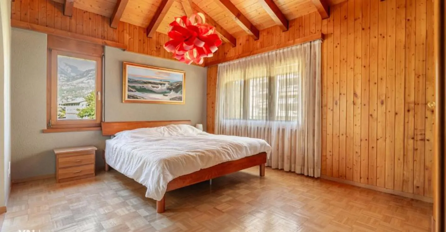 Vivere sopra i tetti di Brig con sole, vista ampia e molta privacy - Foto 9 di 12