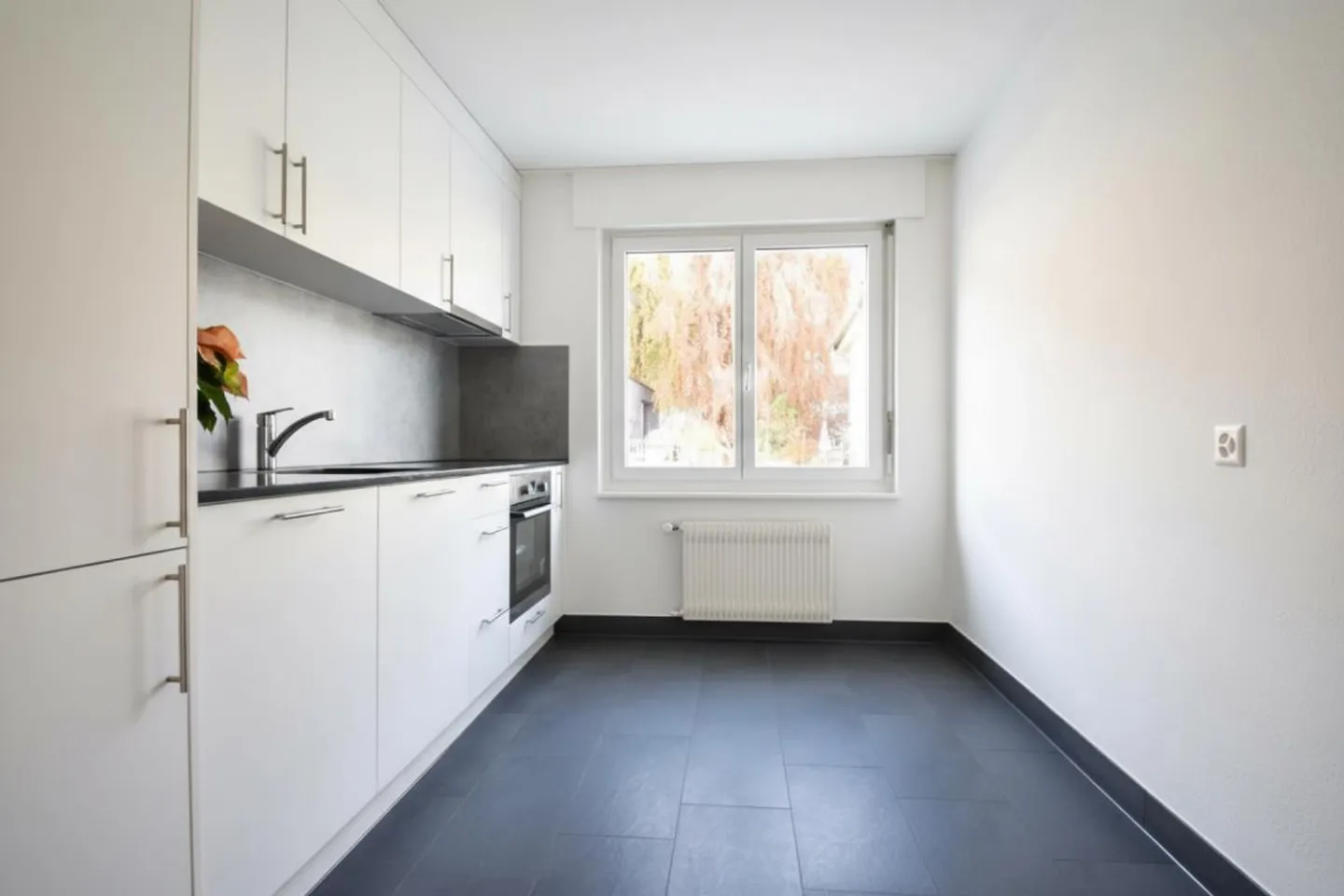Helle, frisch renovierte 4-Zimmerwohnung mit Balkon und moderner Au... - Foto 1 von 8