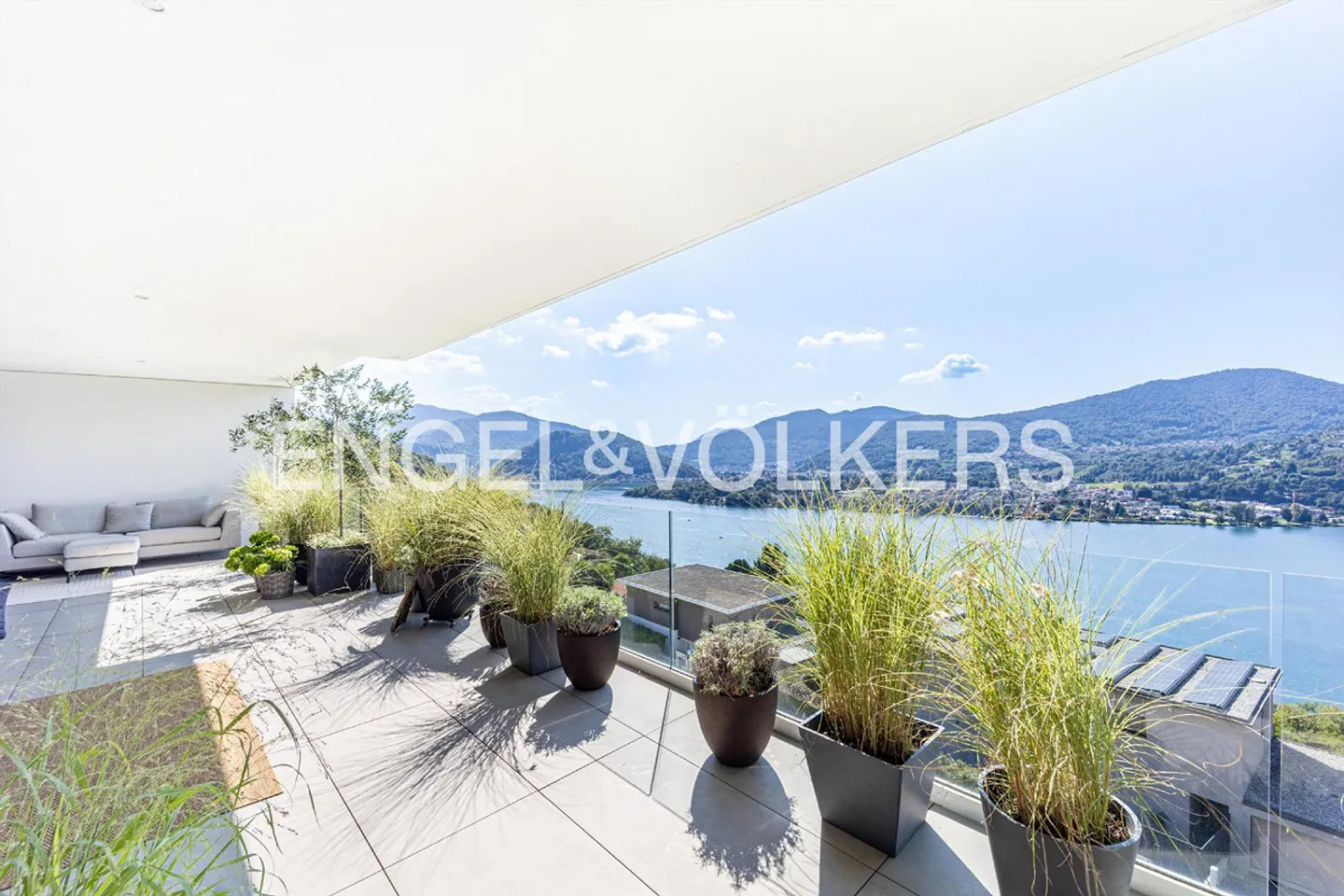 Attico di nuova costruzione con vista mozzafiato sul lago - Foto 12 di 14