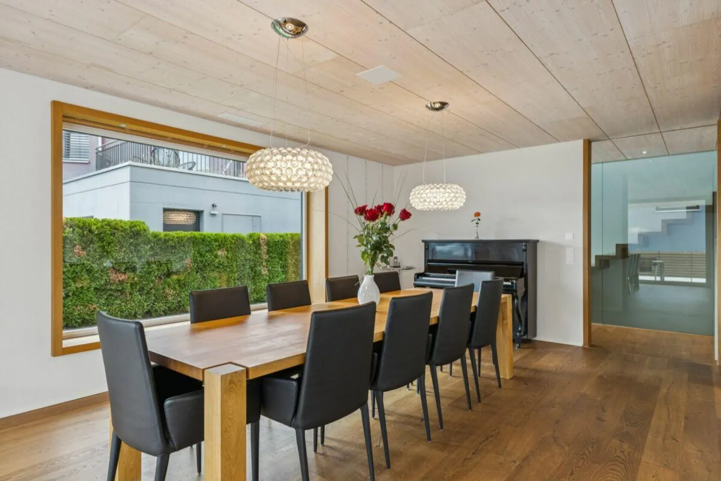 Une maison à apprécier - Maison élégante de 5,5 pièces avec piscine, sauna et confort - Photo 5 sur 10