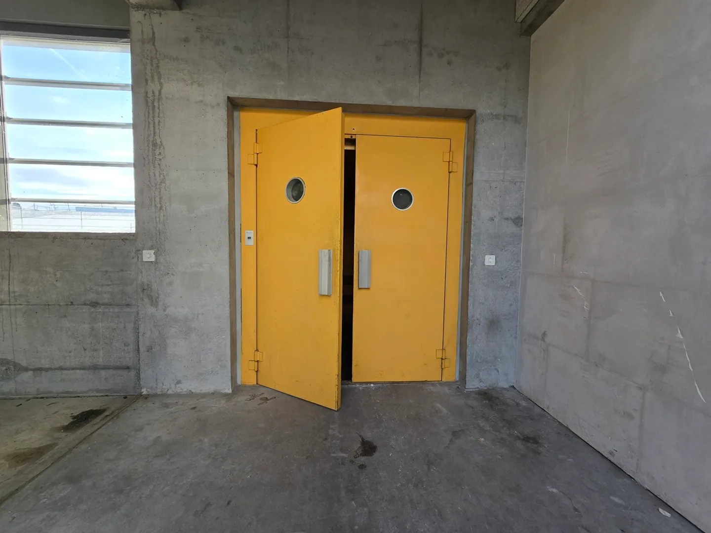 Ottima posizione - Laboratorio / deposito - 158m² - Crissier - Foto 7 di 7