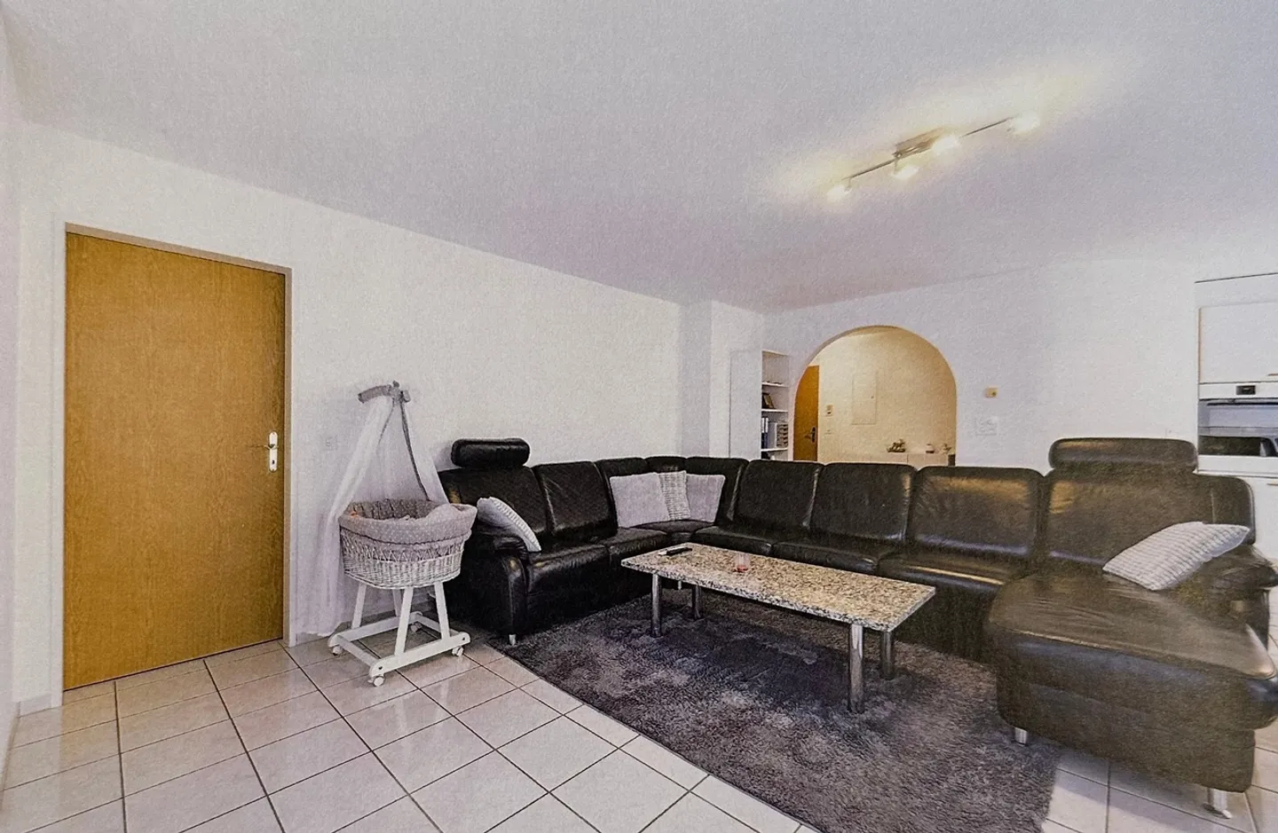 Traumhafte 1.5-Zimmer-Wohnung mit Balkon und Cheminée in Warth-Weiningen, TG - Foto 5 von 9