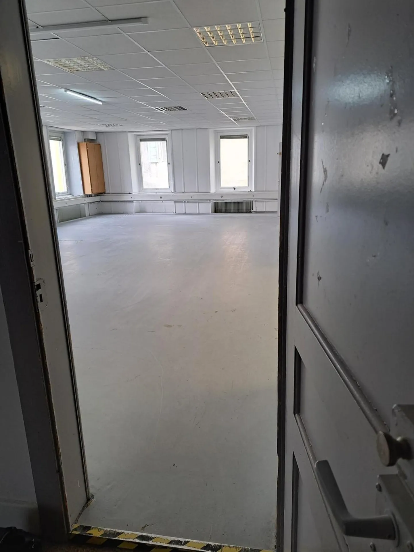 Spazio commerciale 215m2 - Foto 2 di 9