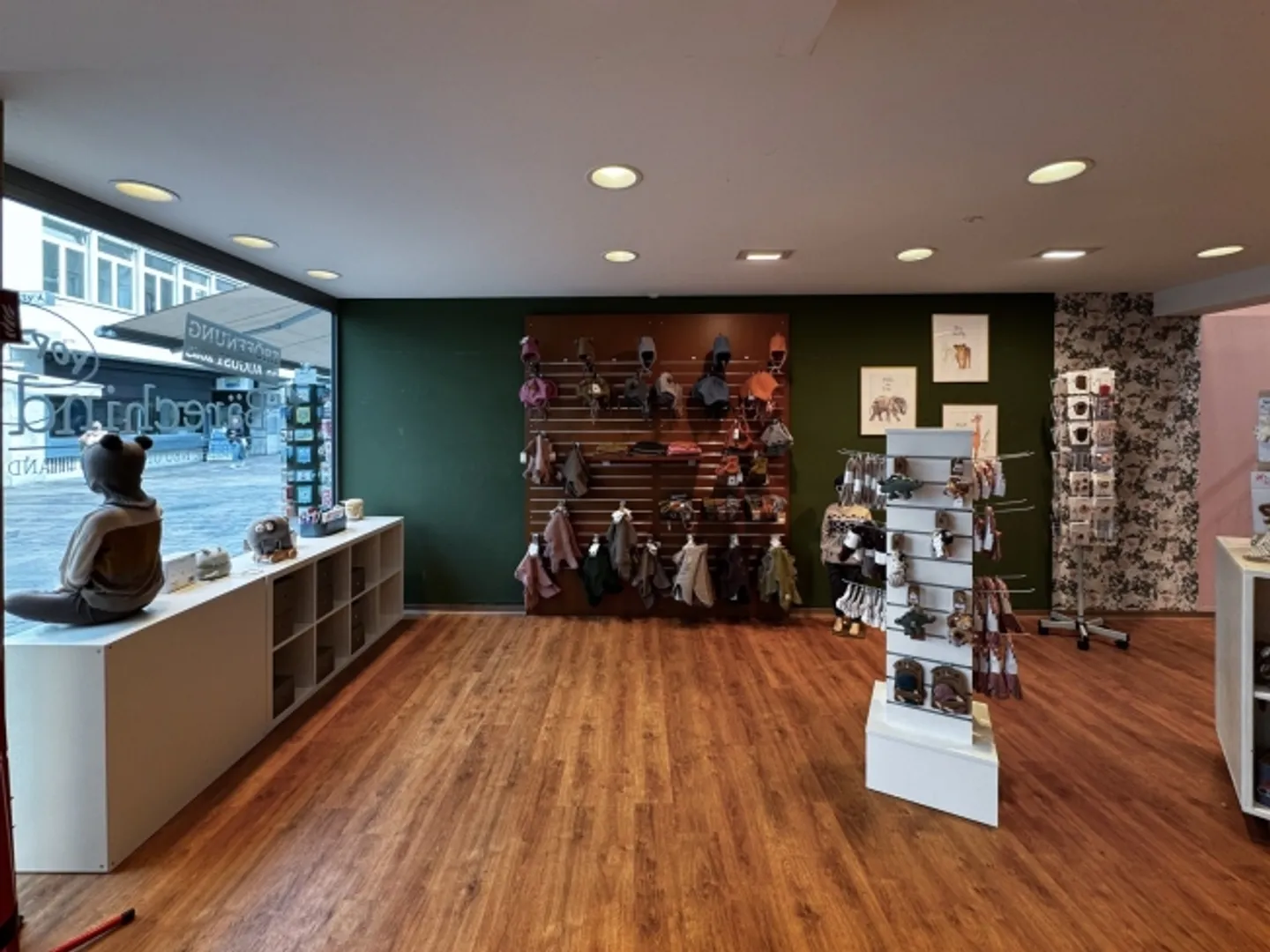 Top retail space in Winterthur's best traffic location - Photo 3 of 10