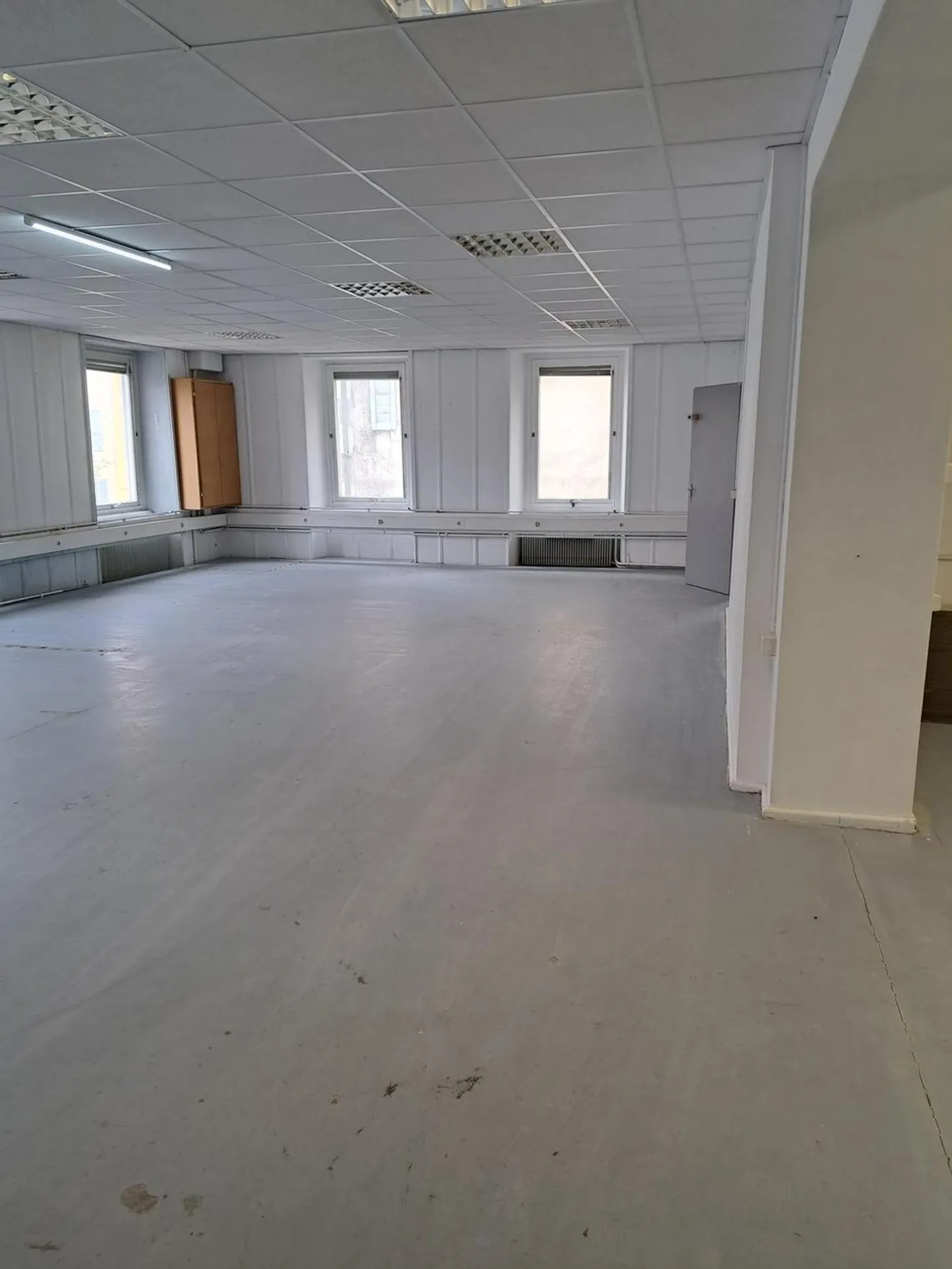 Spazio commerciale 215m2 - Foto 3 di 9