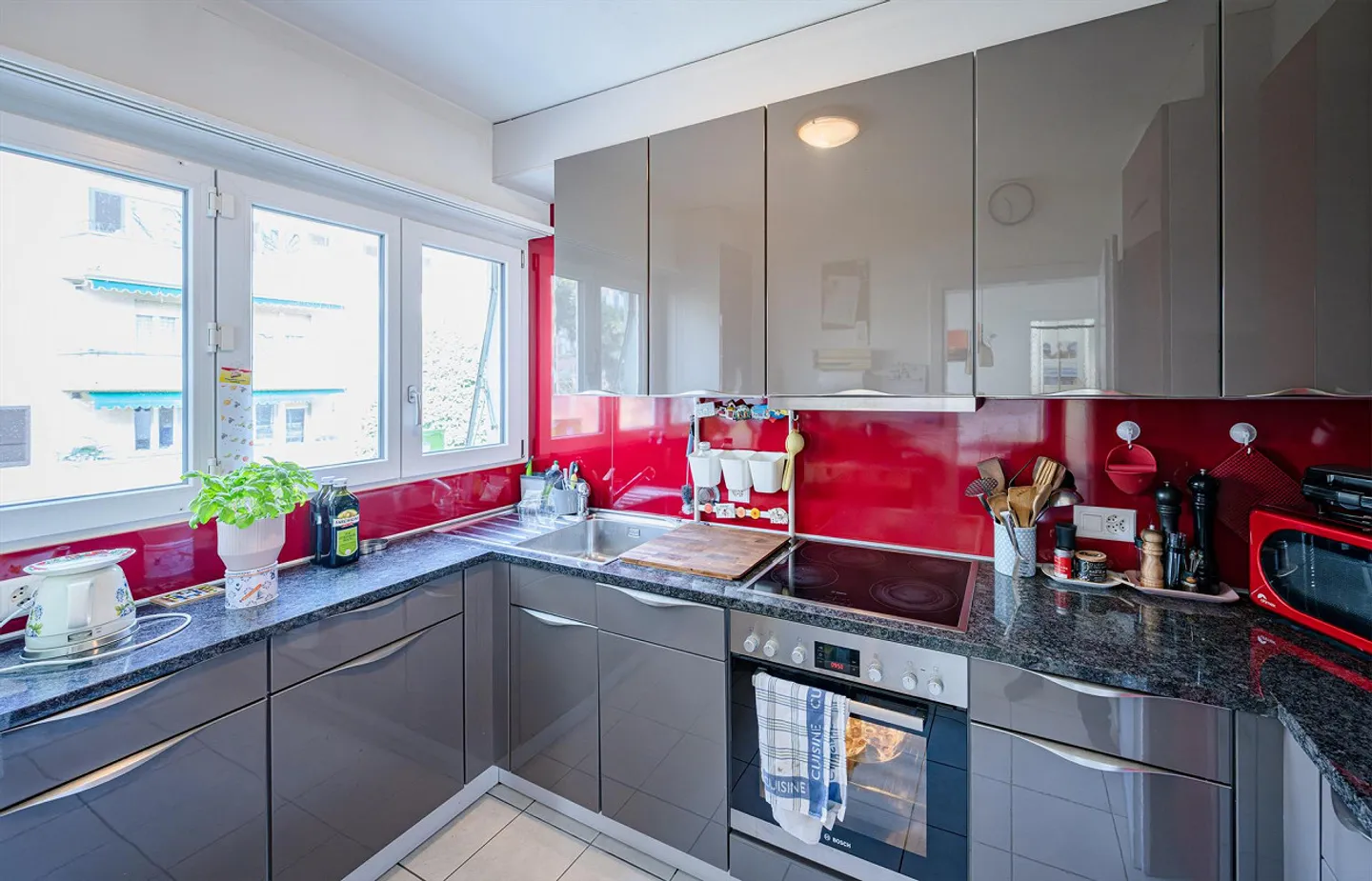 OPPORTUNITÀ DI REDDITO NEL QUARTIERE SCHOSSHALDEN DI BERN (4,3 %) - Foto 4 di 5