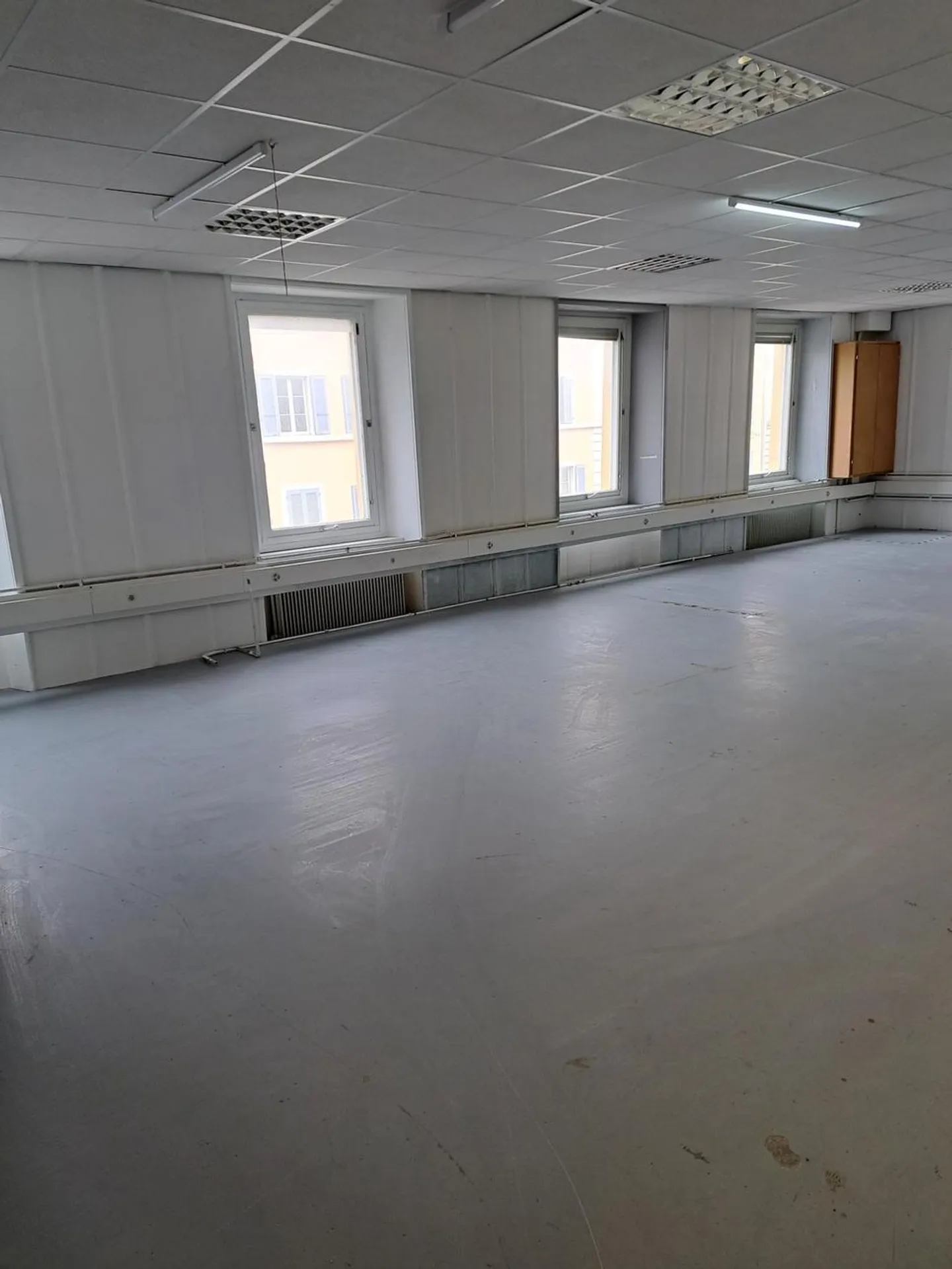 Spazio commerciale 215m2 - Foto 4 di 9