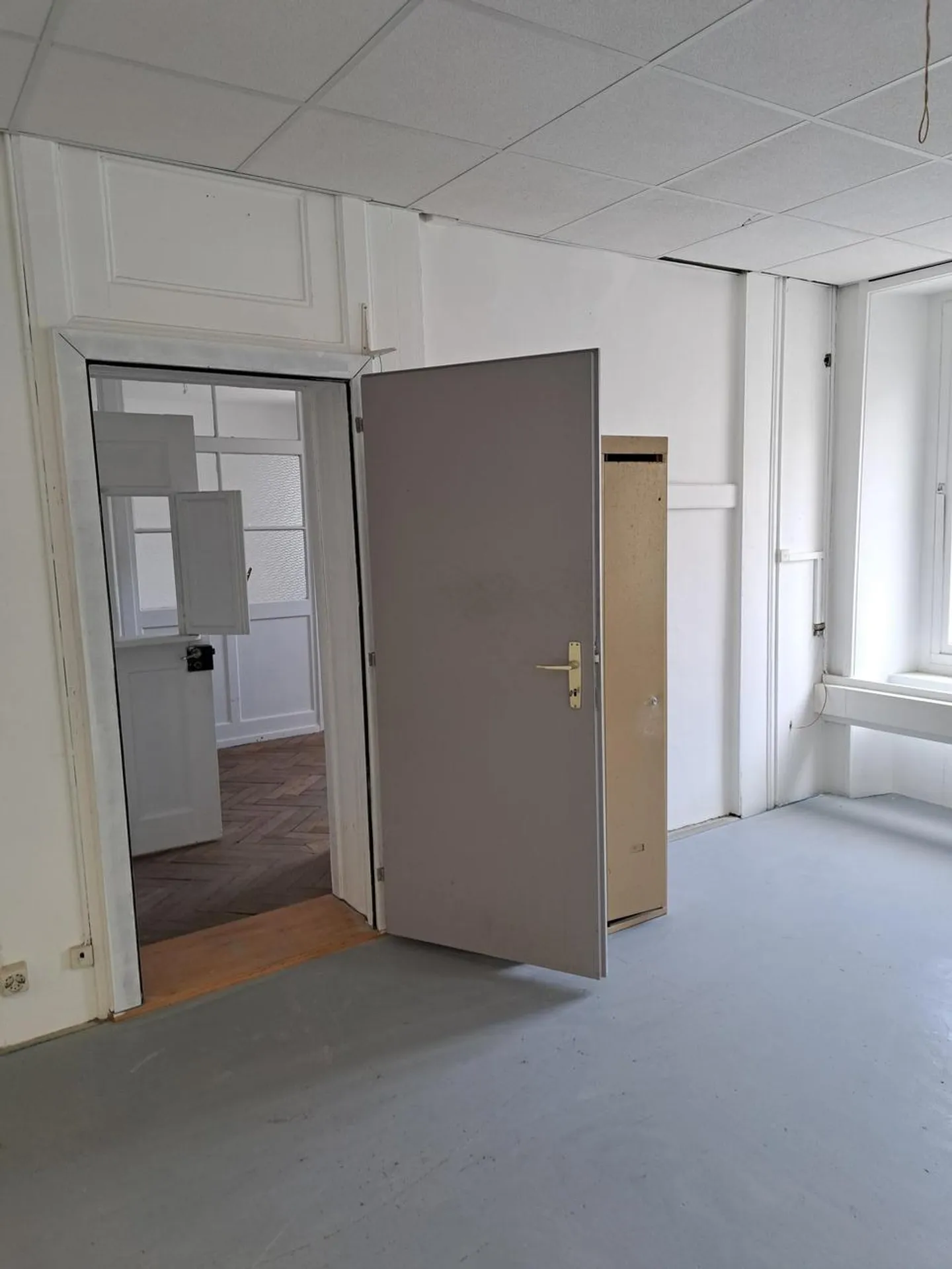 Spazio commerciale 215m2 - Foto 7 di 9