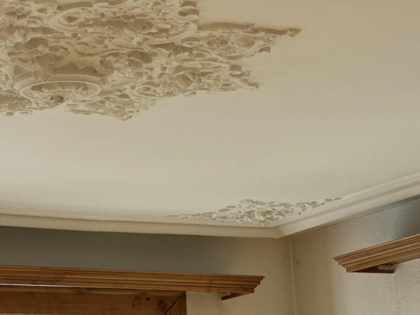 Appartamento d'epoca elegante con alti soffitti e orientamento a sud-ovest - Foto 4 di 5