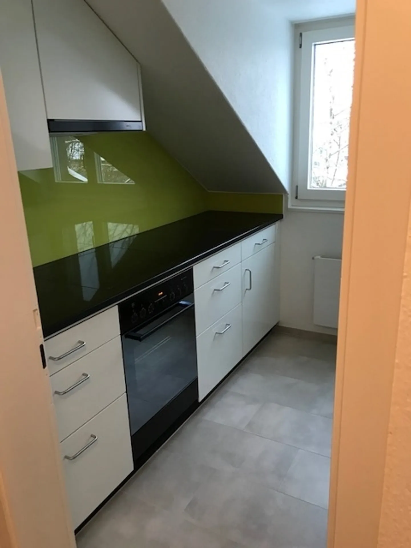 Bellissimo appartamento mansardato di 4,5 locali con terrazza - Foto 3 di 13