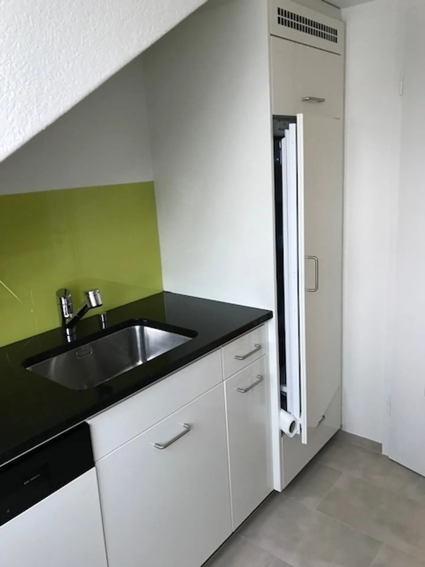 Bellissimo appartamento mansardato di 4,5 locali con terrazza - Foto 4 di 13