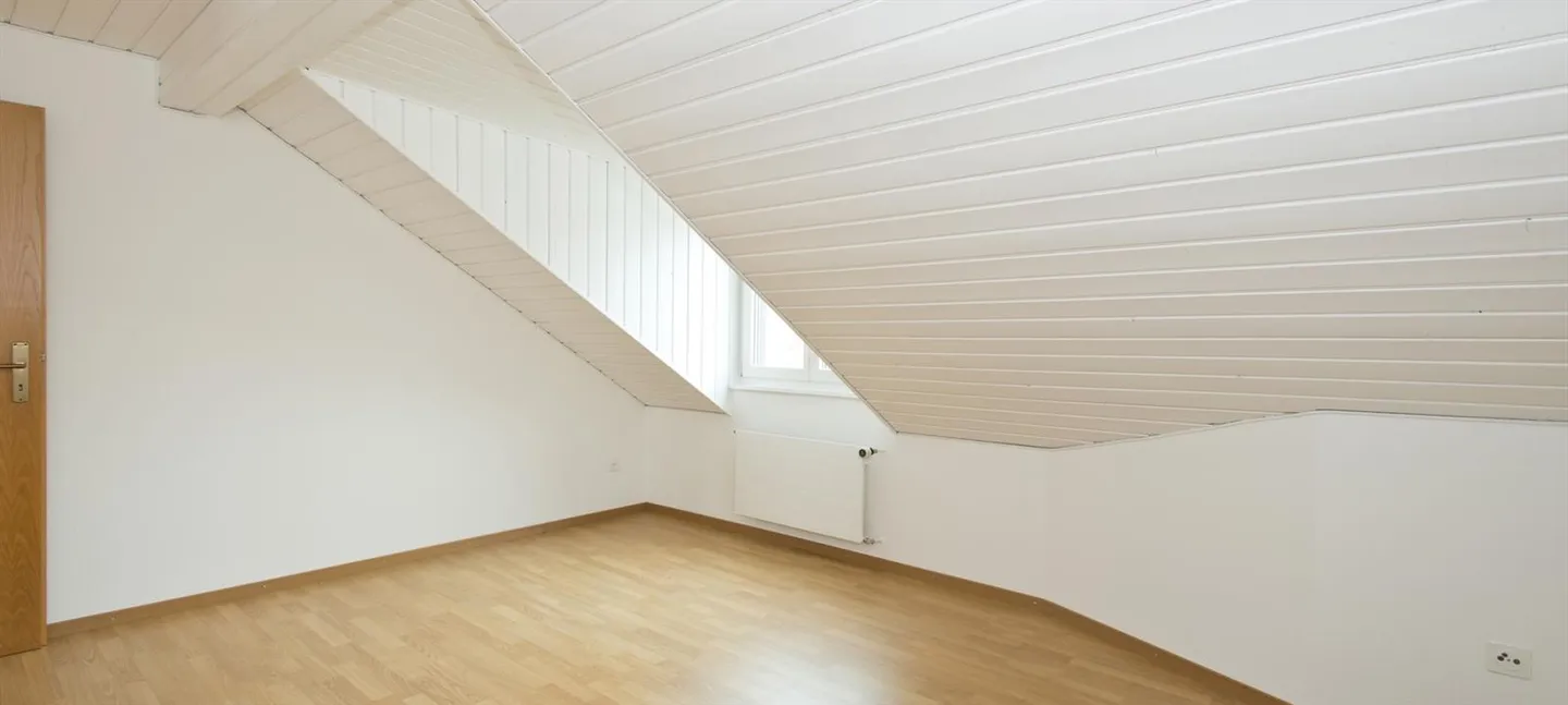 Bellissimo appartamento mansardato di 4,5 locali con terrazza - Foto 9 di 13