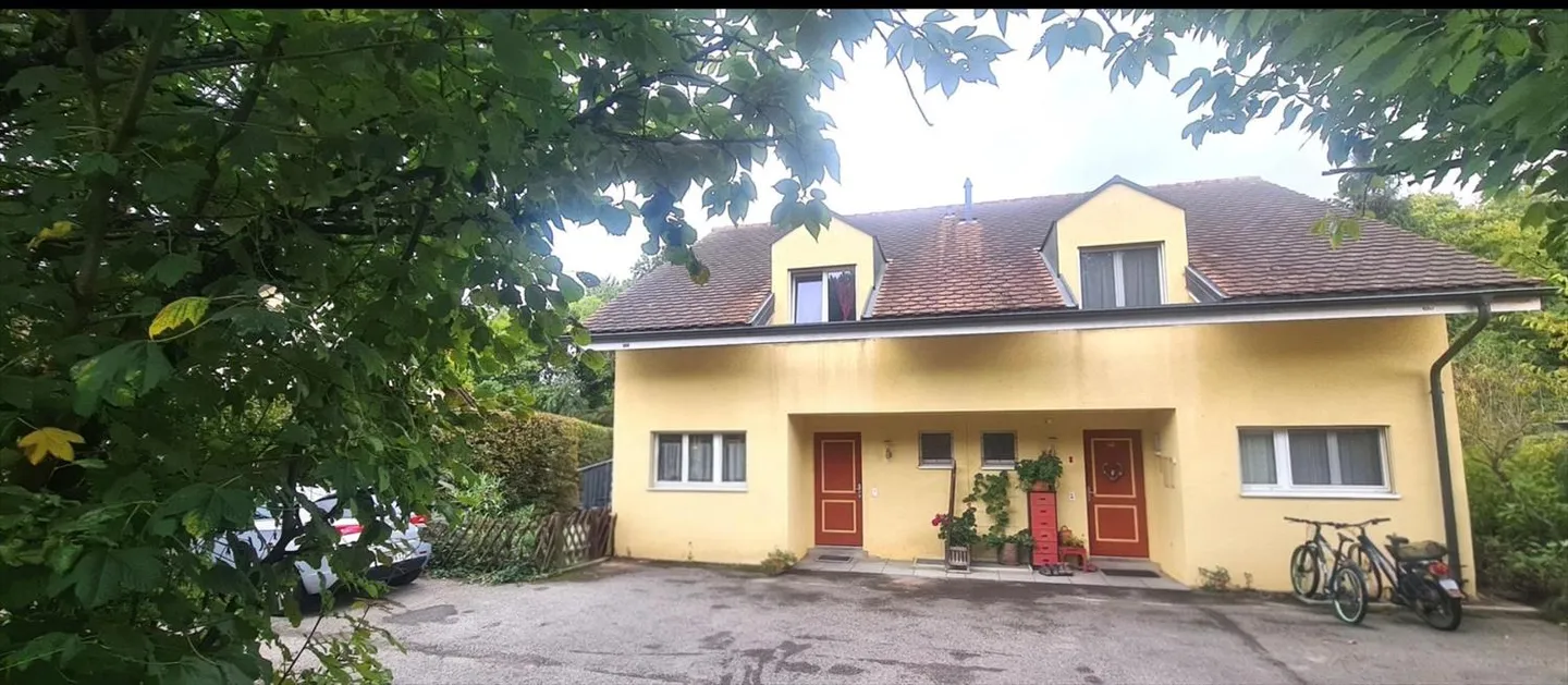 Beautiful semi-detached villa with 5.5 rooms in Rolle - Photo 1 of 4