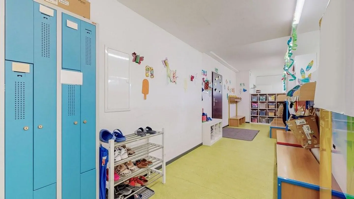 Spazio commerciale versatile in posizione privilegiata a Liestal - Foto 4 di 12