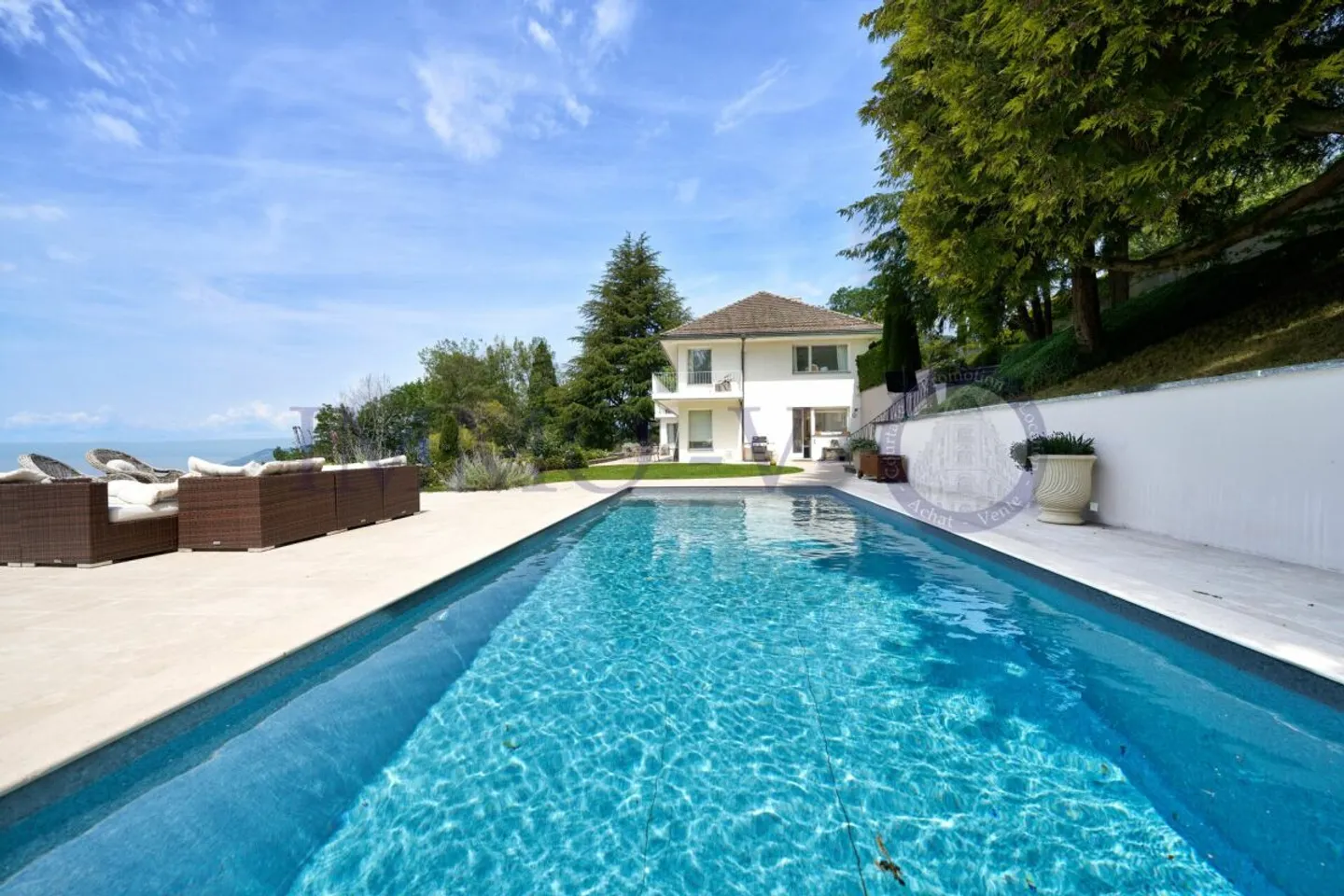 Villa mit Pool und Aussicht - Foto 1 von 20