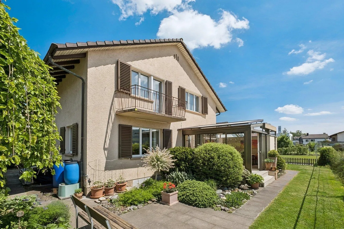 Maison individuelle avec jardin d'hiver et atelier - Photo 1 sur 4