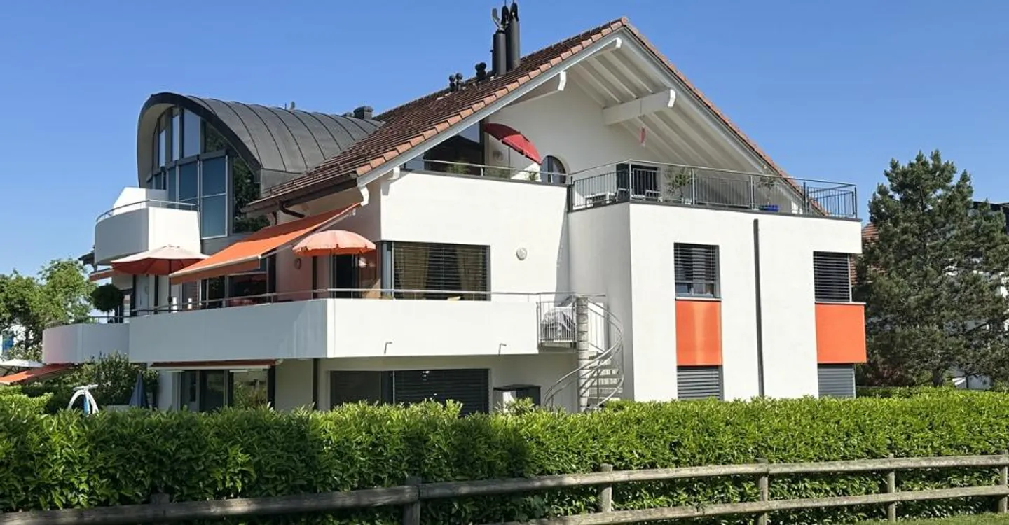 Bright 5.5 Room Apartment - Photo 2 of 13